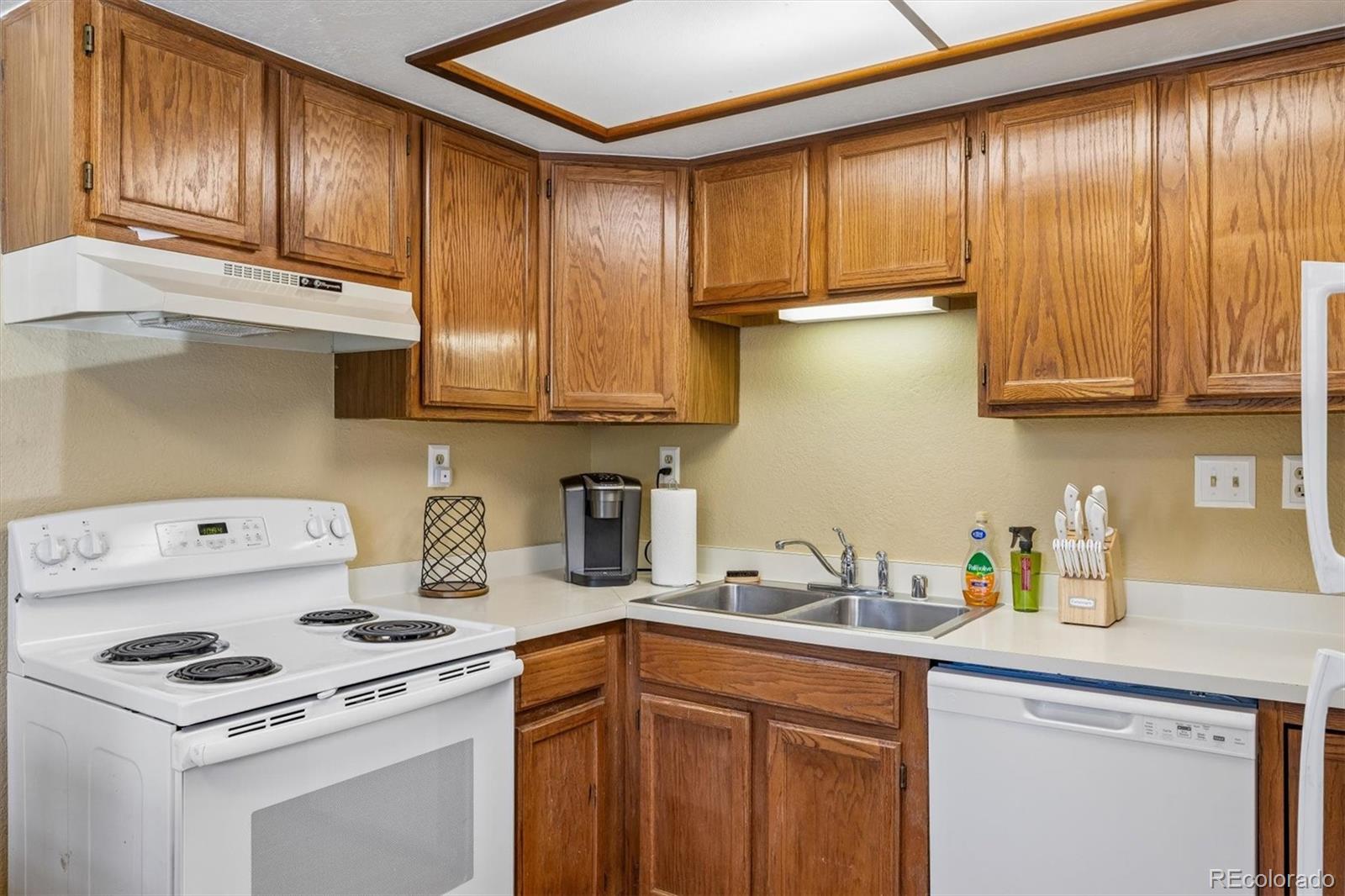 MLS Image #7 for 1370  estes street,lakewood, Colorado