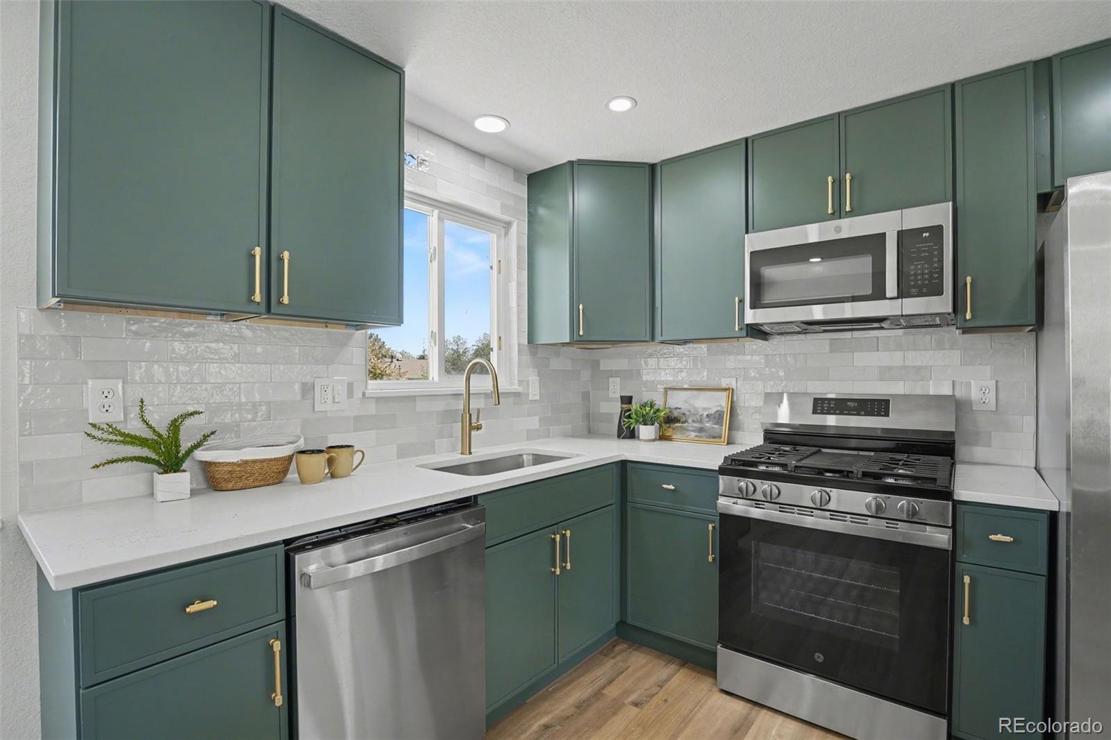 MLS Image #9 for 6163 w 78th avenue,arvada, Colorado