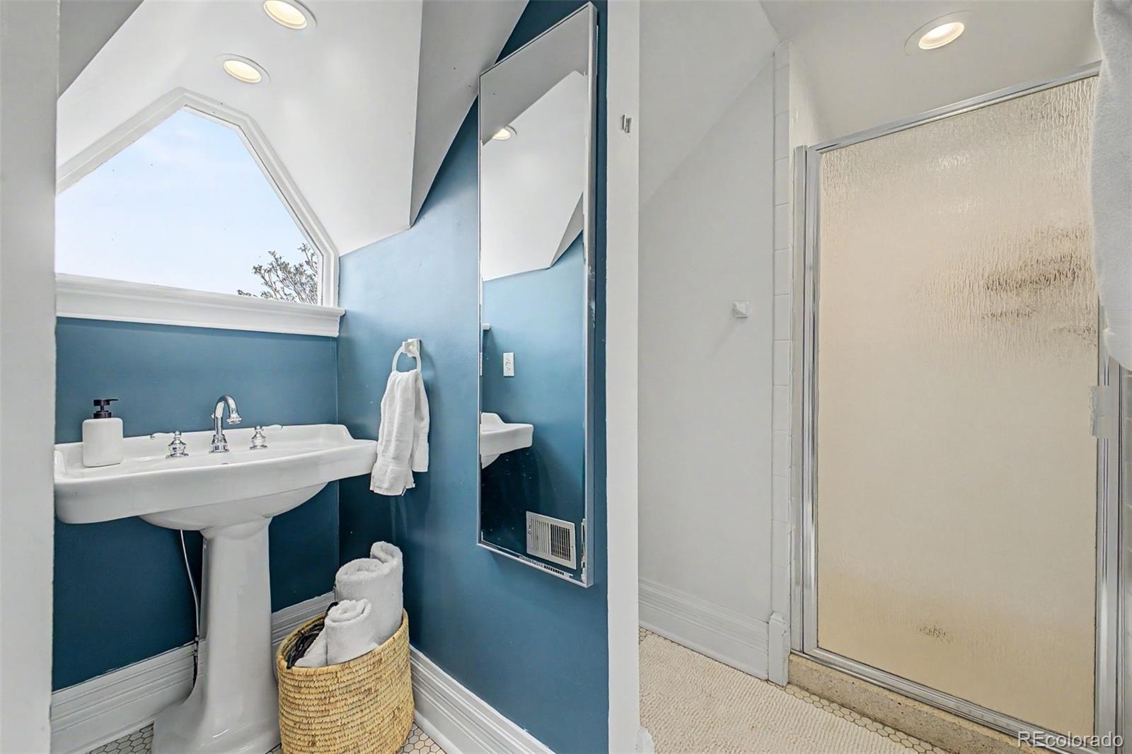 MLS Image #27 for 2504  glenarm place,denver, Colorado