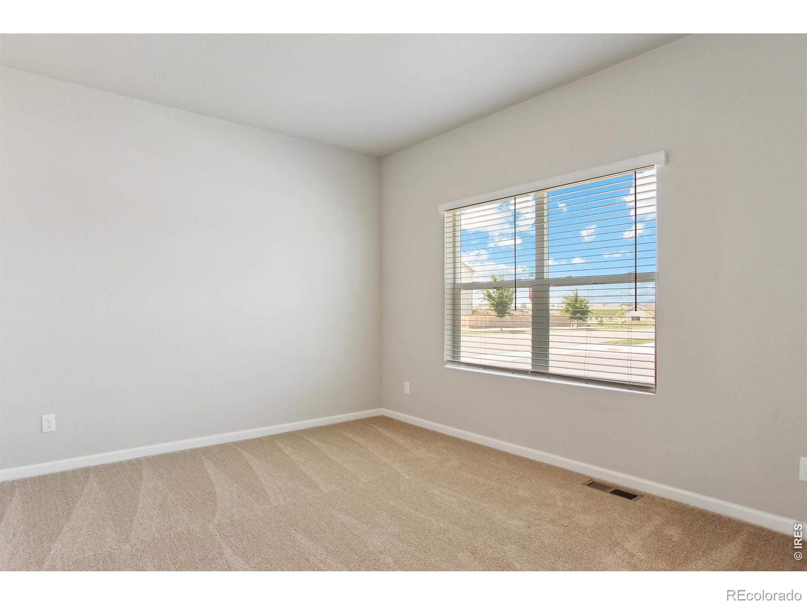 MLS Image #13 for 852  emerald lakes street,severance, Colorado