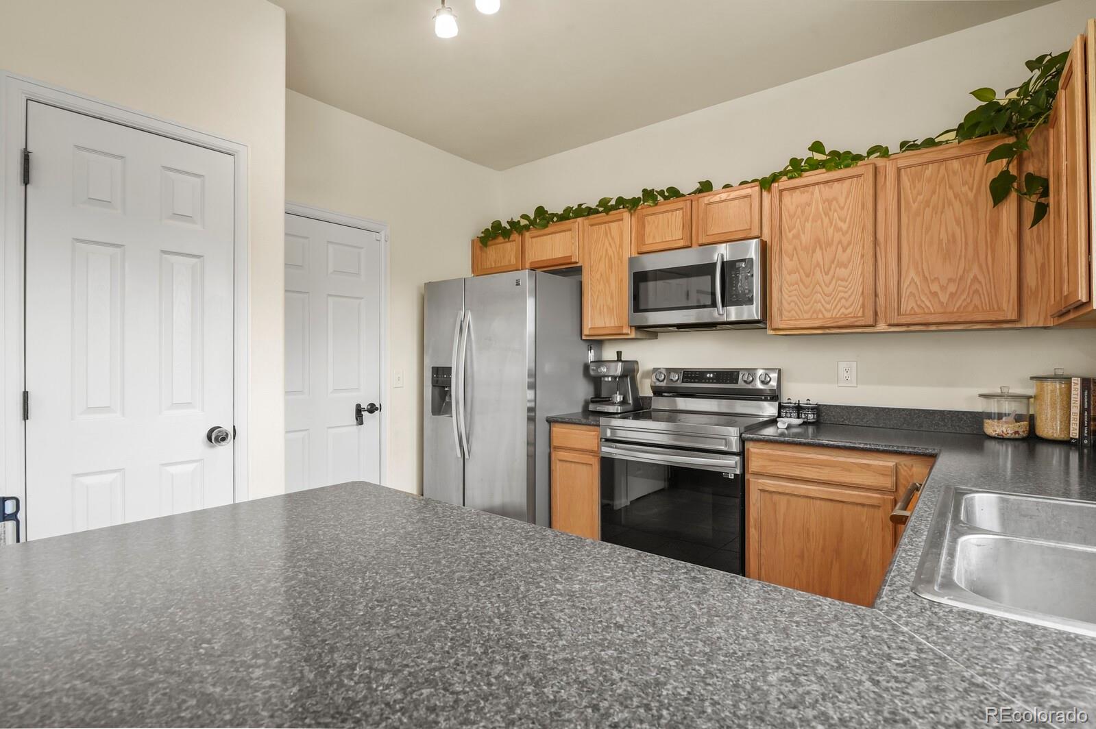 MLS Image #10 for 7160  leeside view,colorado springs, Colorado