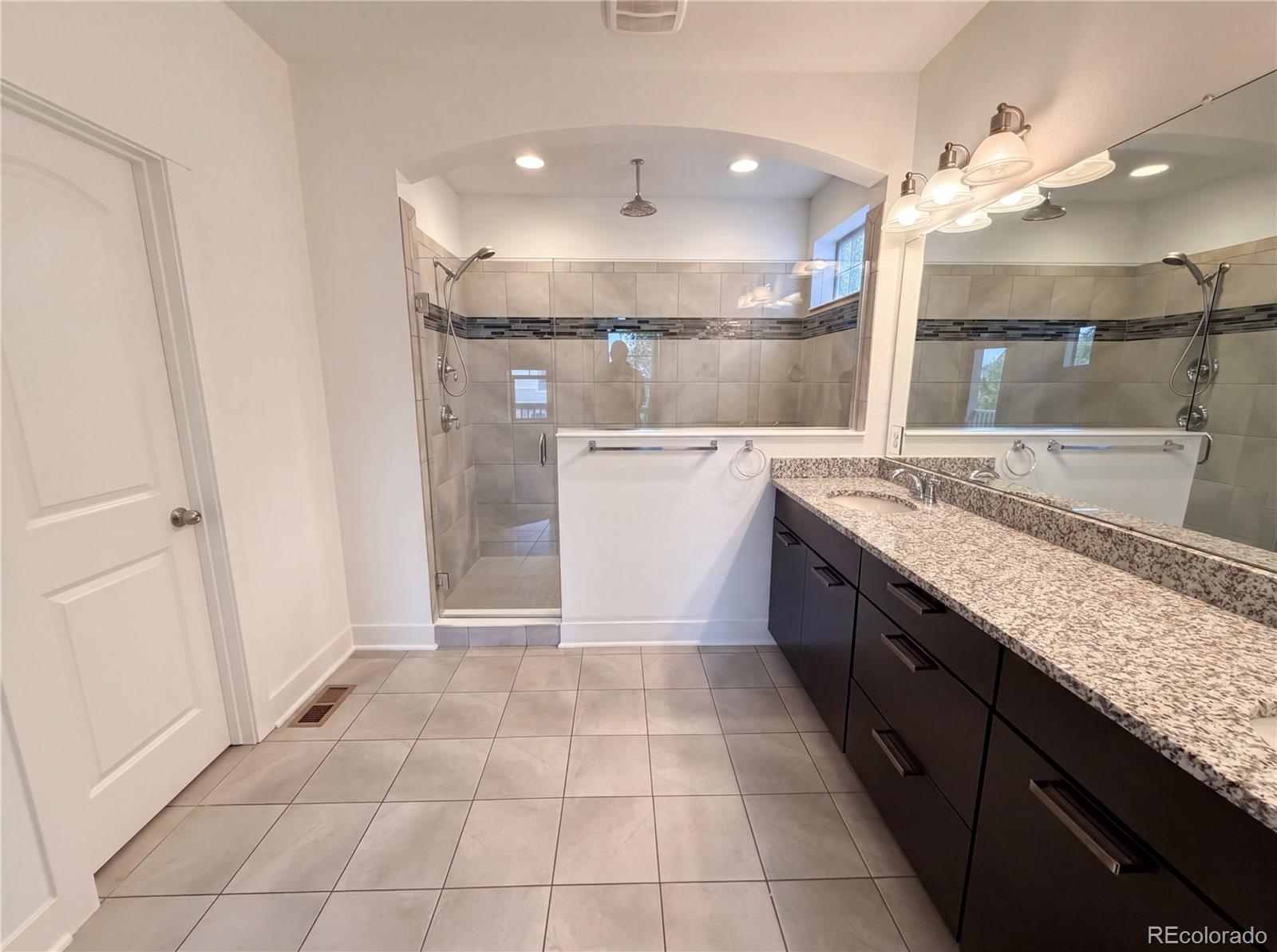 MLS Image #12 for 11466 e 27th avenue,denver, Colorado