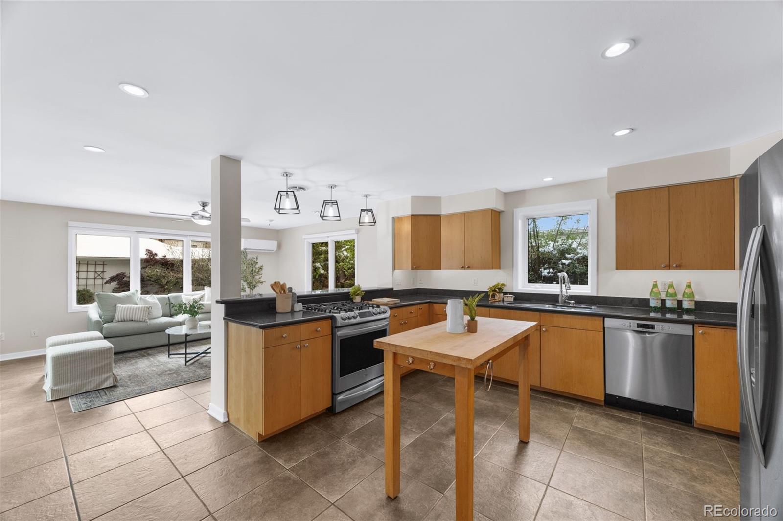 MLS Image #11 for 1941 s fillmore street,denver, Colorado