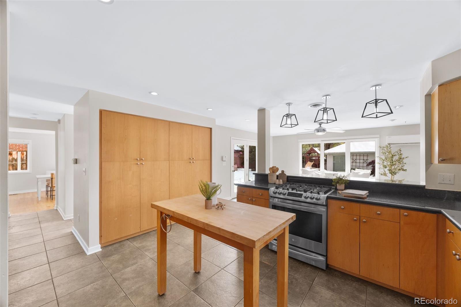 MLS Image #15 for 1941 s fillmore street,denver, Colorado