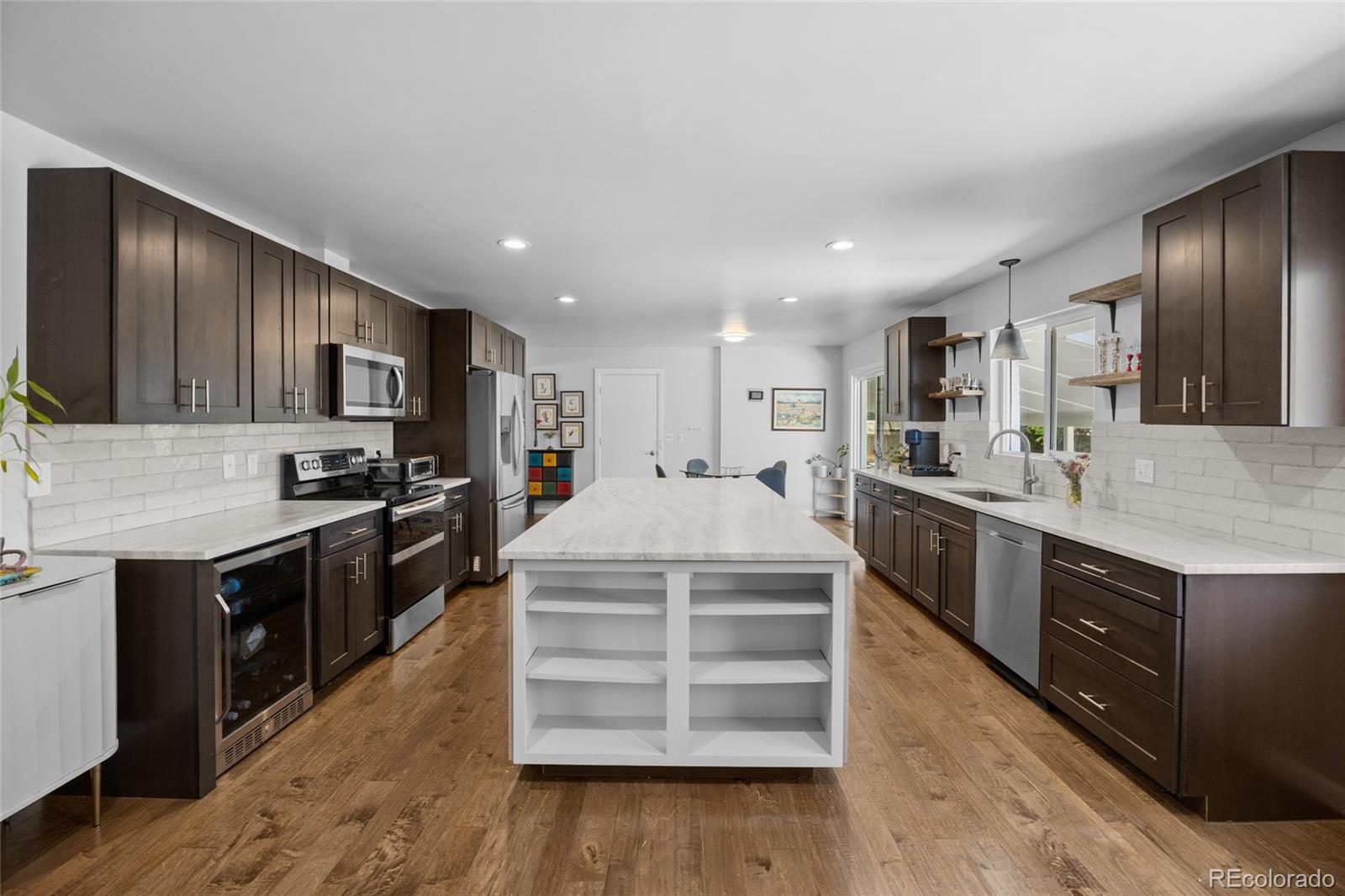 MLS Image #14 for 3941 s hillcrest drive,denver, Colorado