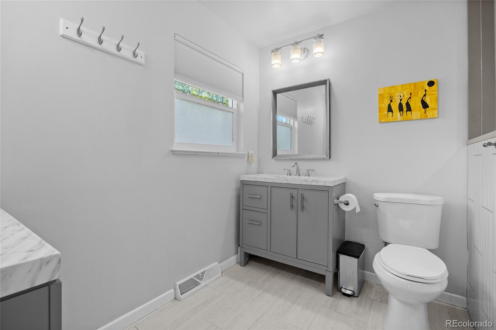 MLS Image #23 for 3941 s hillcrest drive,denver, Colorado