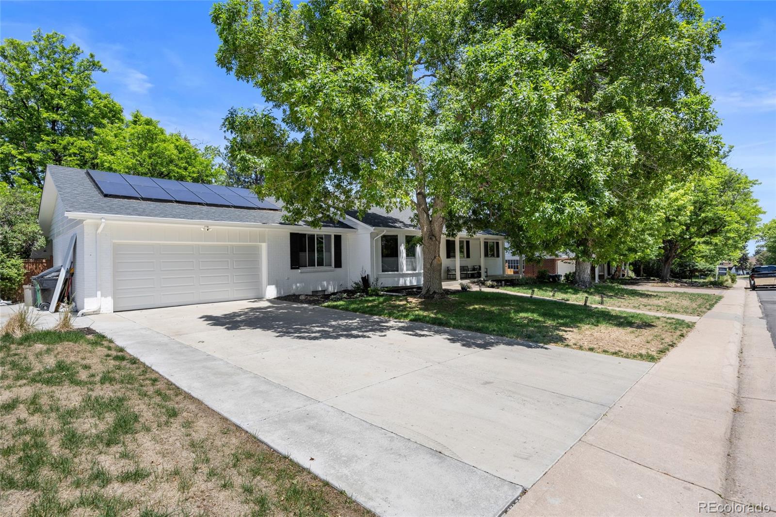 MLS Image #3 for 3941 s hillcrest drive,denver, Colorado