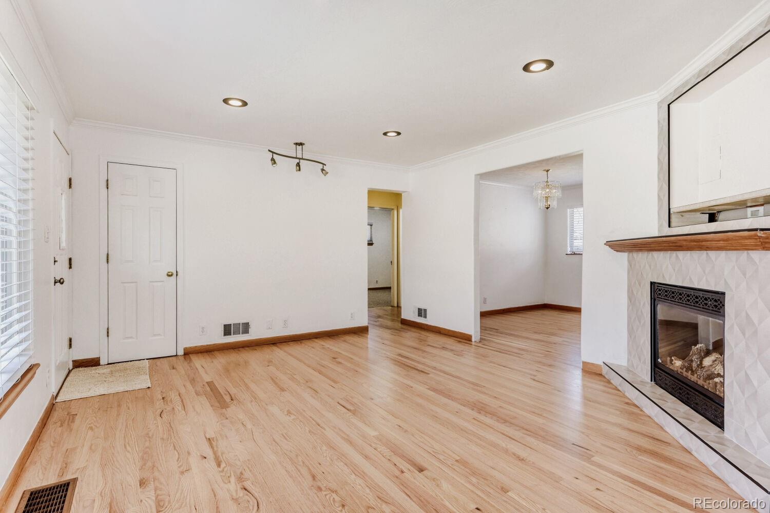 MLS Image #6 for 5896 s lakeview street,littleton, Colorado
