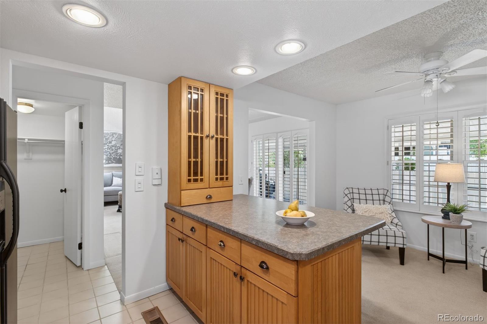 MLS Image #11 for 2558 s vaughn way,aurora, Colorado
