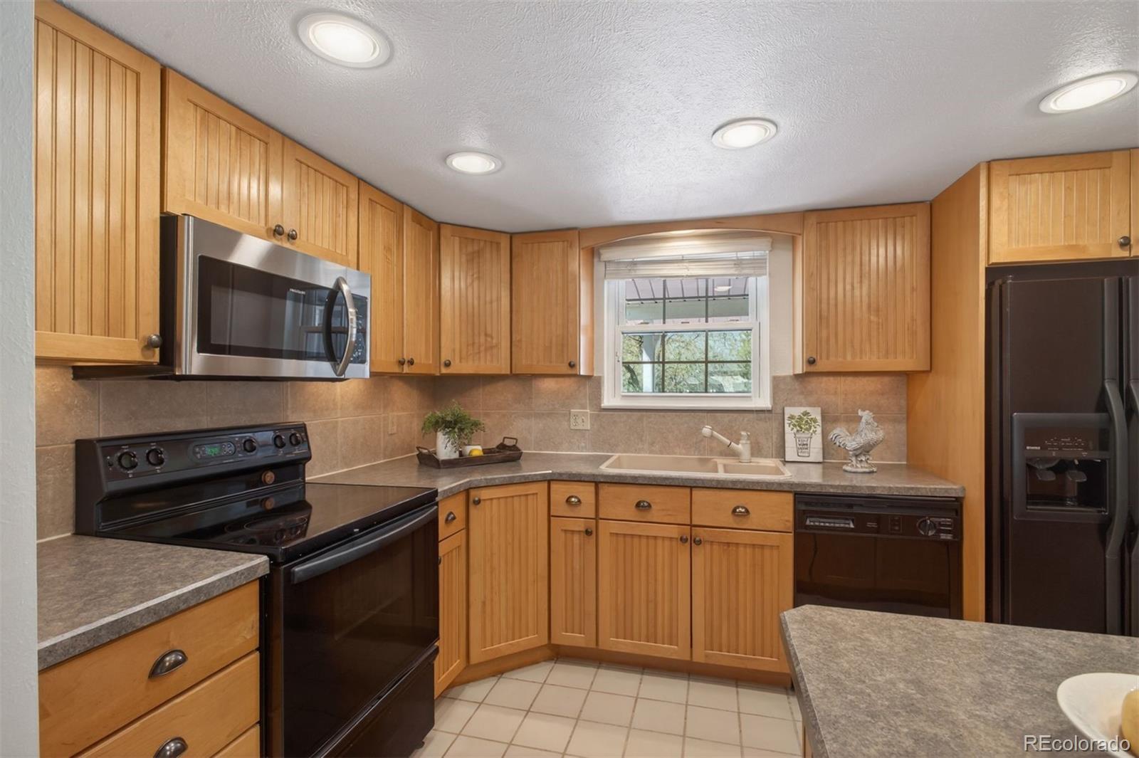 MLS Image #13 for 2558 s vaughn way,aurora, Colorado