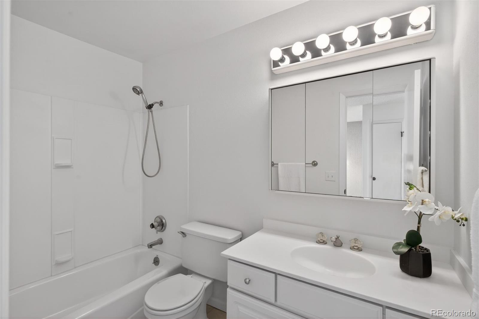 MLS Image #23 for 2558 s vaughn way,aurora, Colorado