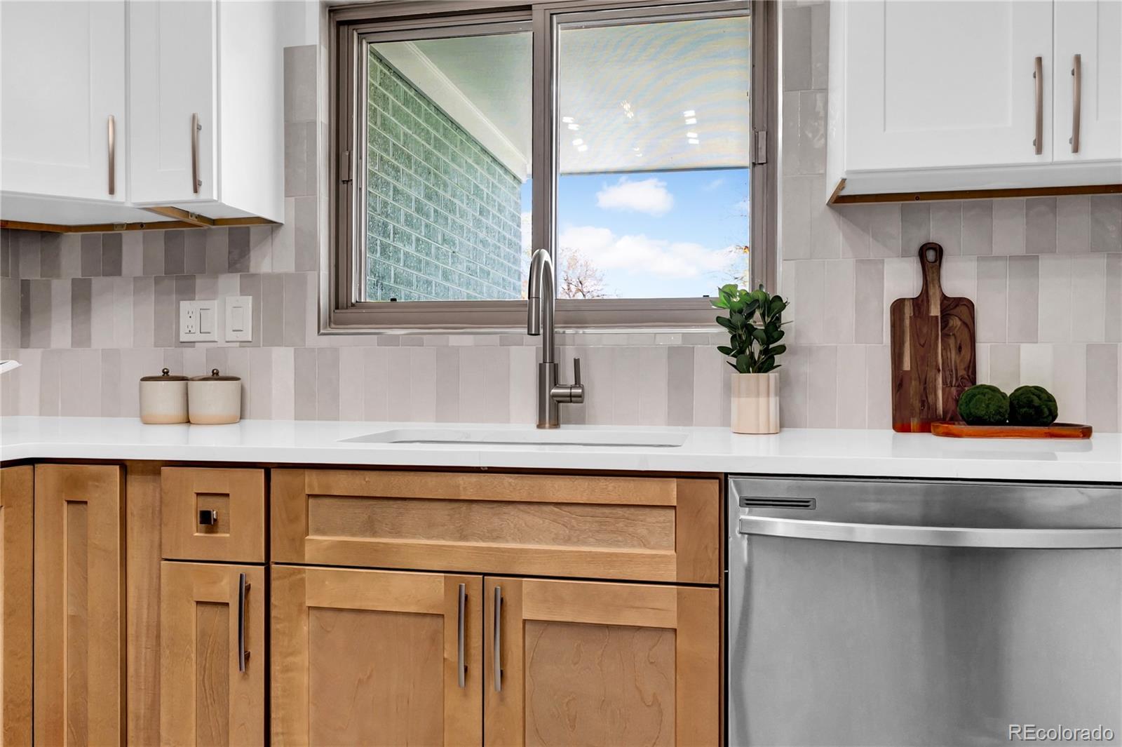 MLS Image #5 for 3040  cimarron street,aurora, Colorado