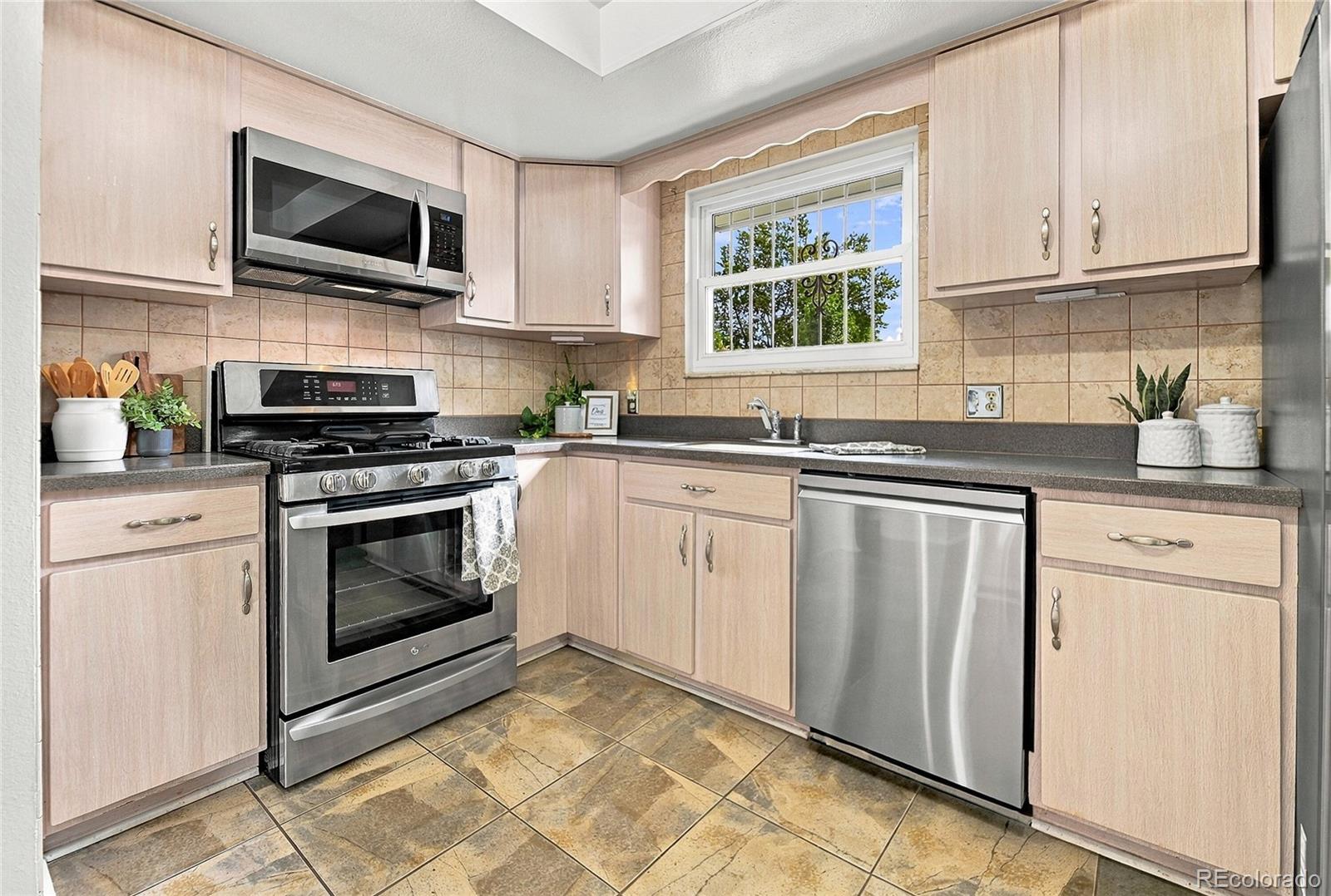 MLS Image #9 for 5292  scranton street,denver, Colorado