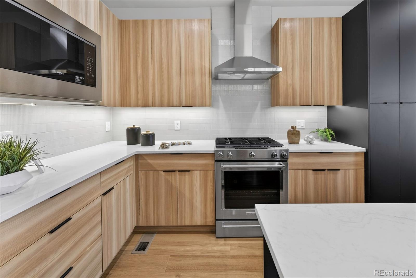 MLS Image #8 for 826  cherry street,denver, Colorado