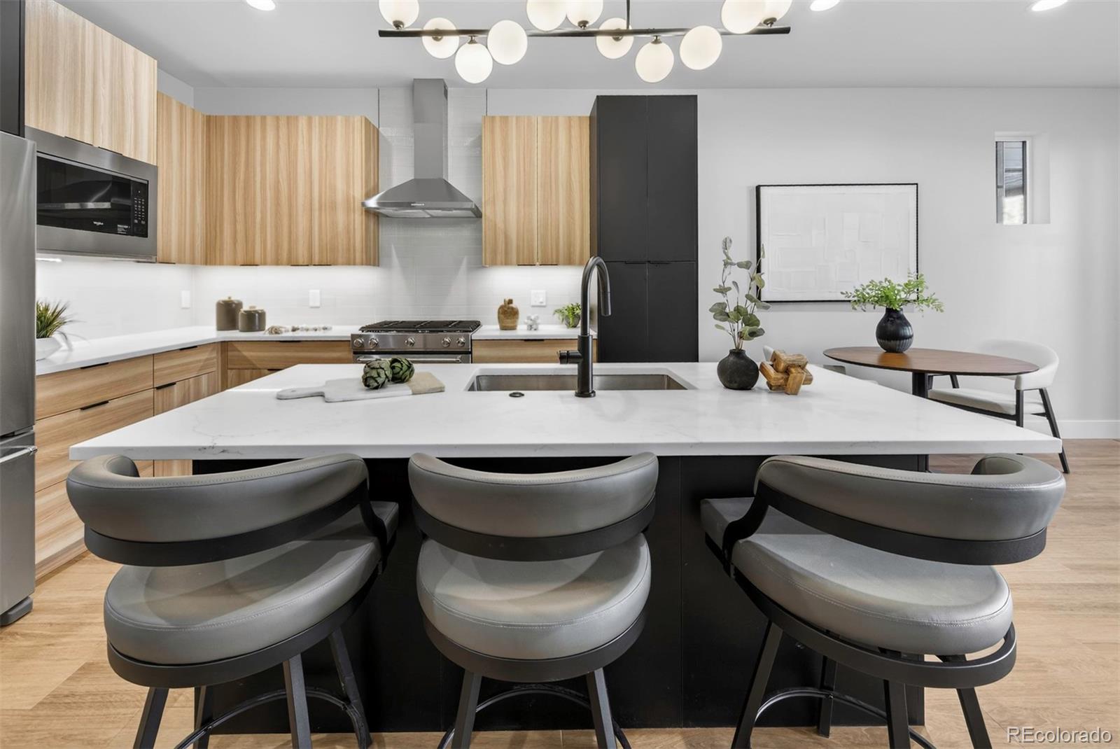 MLS Image #9 for 826  cherry street,denver, Colorado