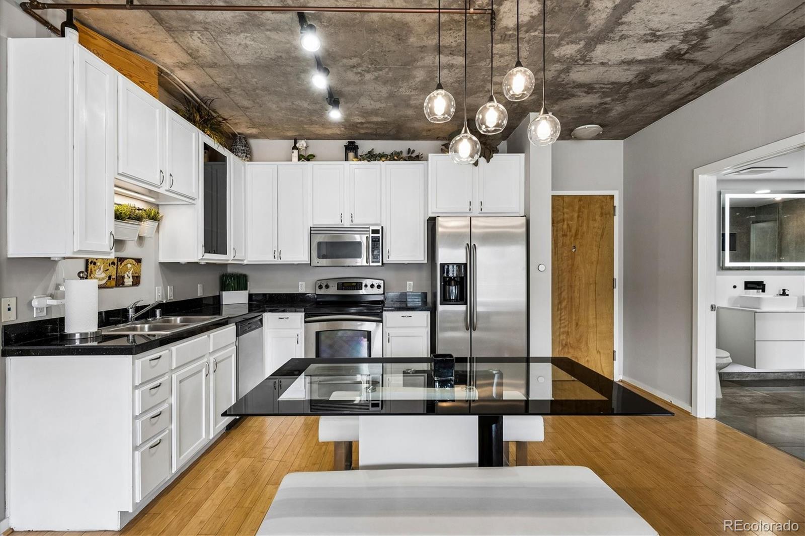 MLS Image #4 for 1475  delgany street 605,denver, Colorado