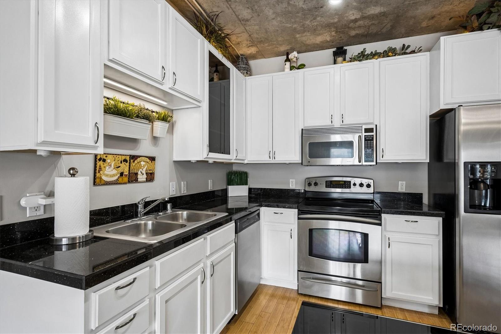 MLS Image #6 for 1475  delgany street 605,denver, Colorado