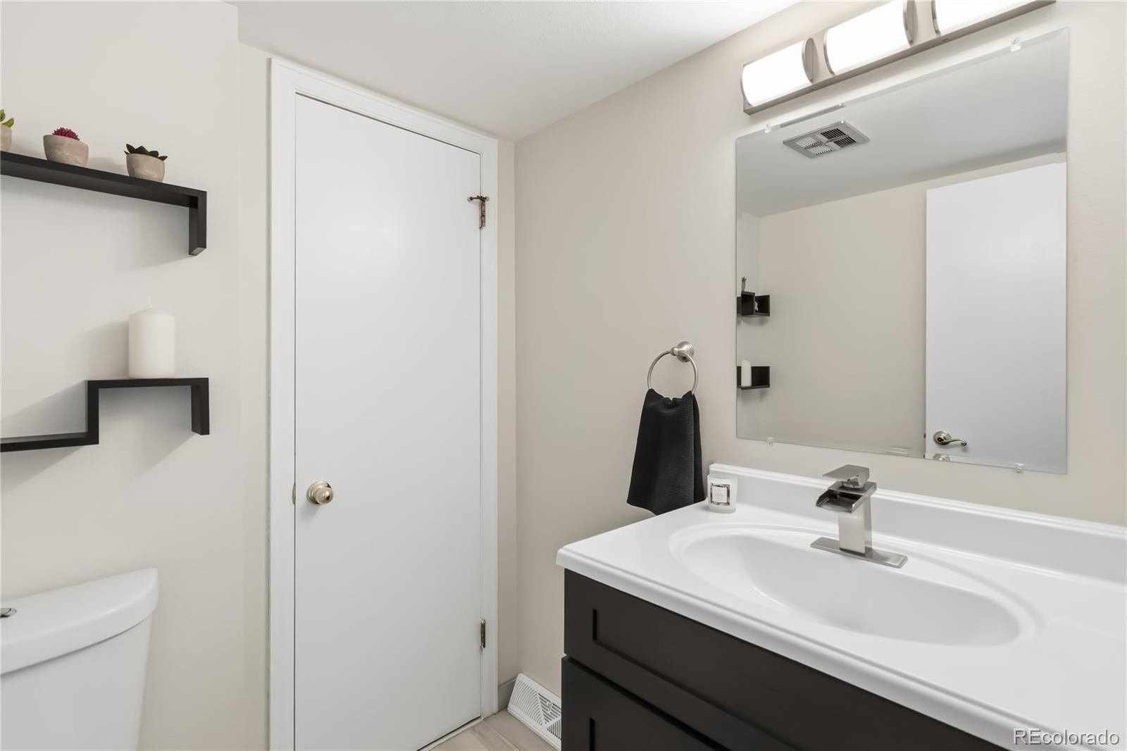 MLS Image #11 for 12516 w virginia avenue,lakewood, Colorado