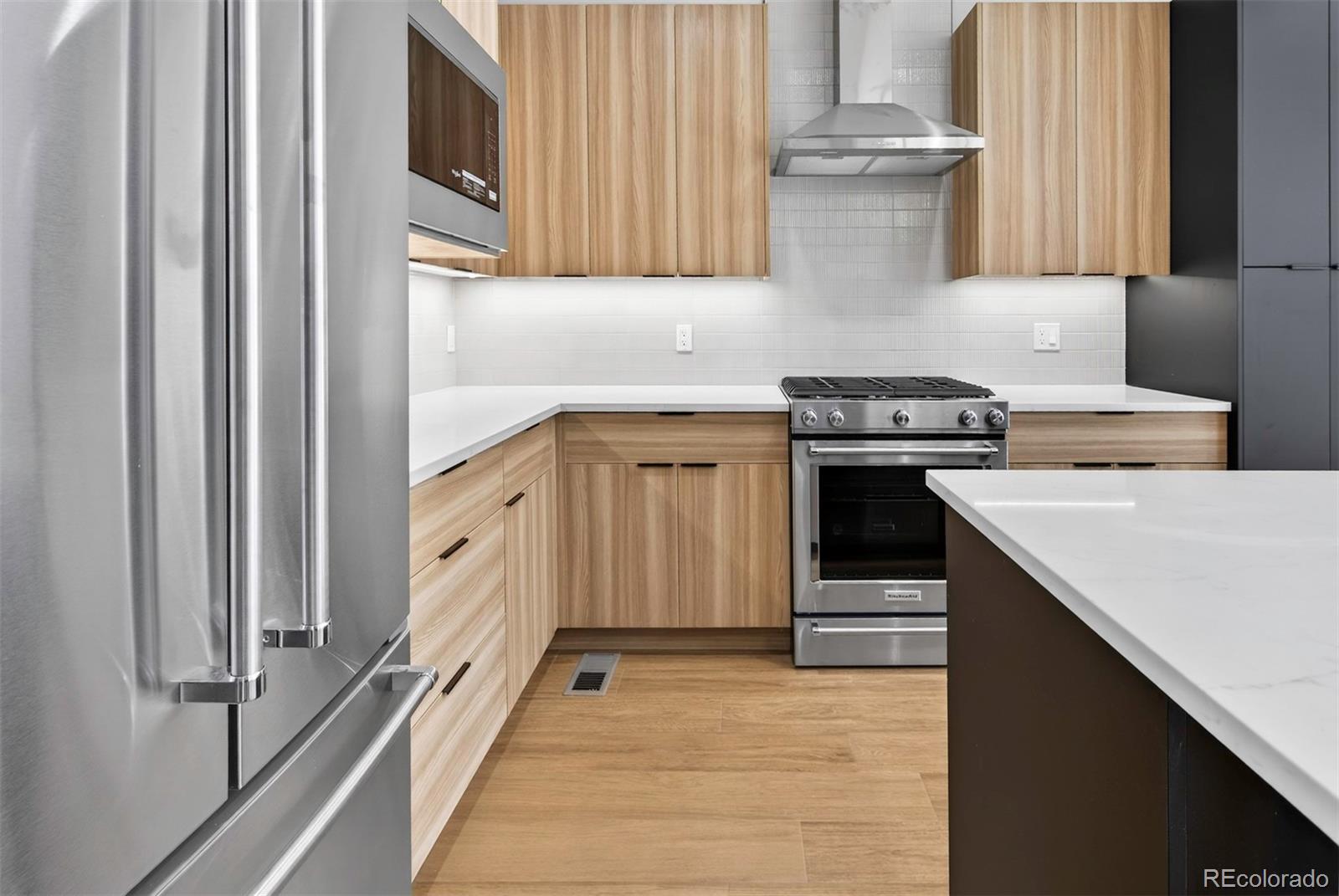 MLS Image #11 for 826 n cherry street,denver, Colorado