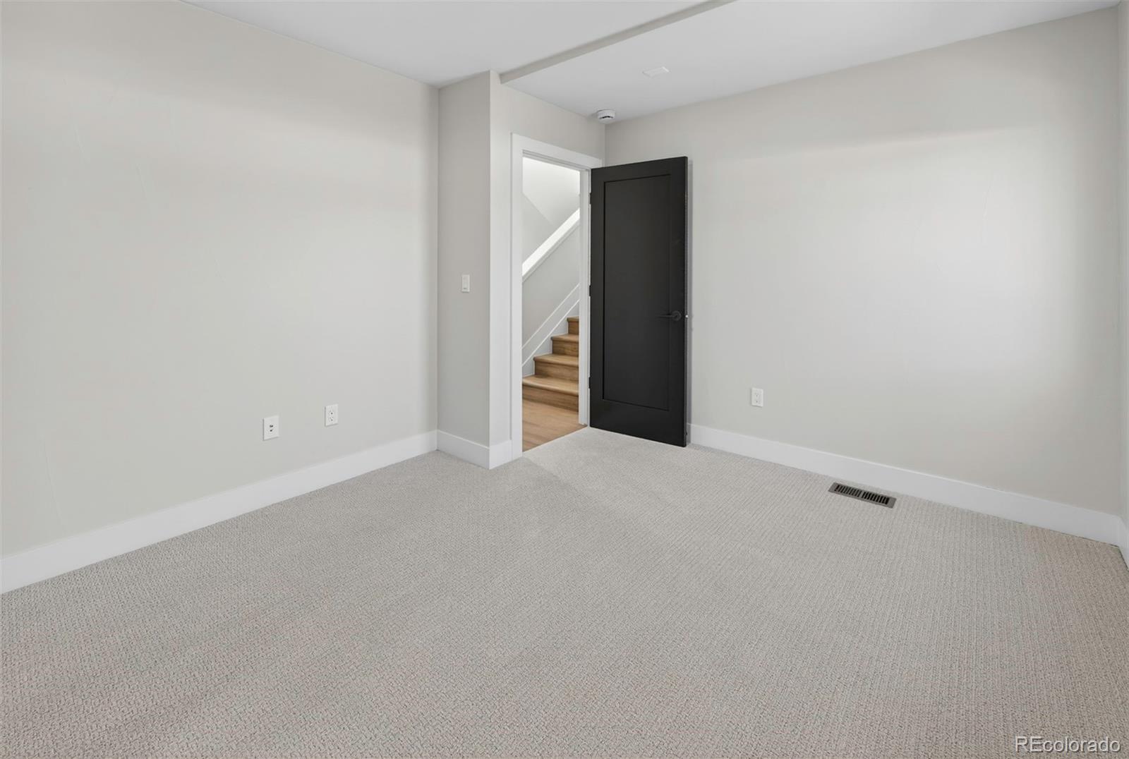 MLS Image #35 for 826 n cherry street,denver, Colorado