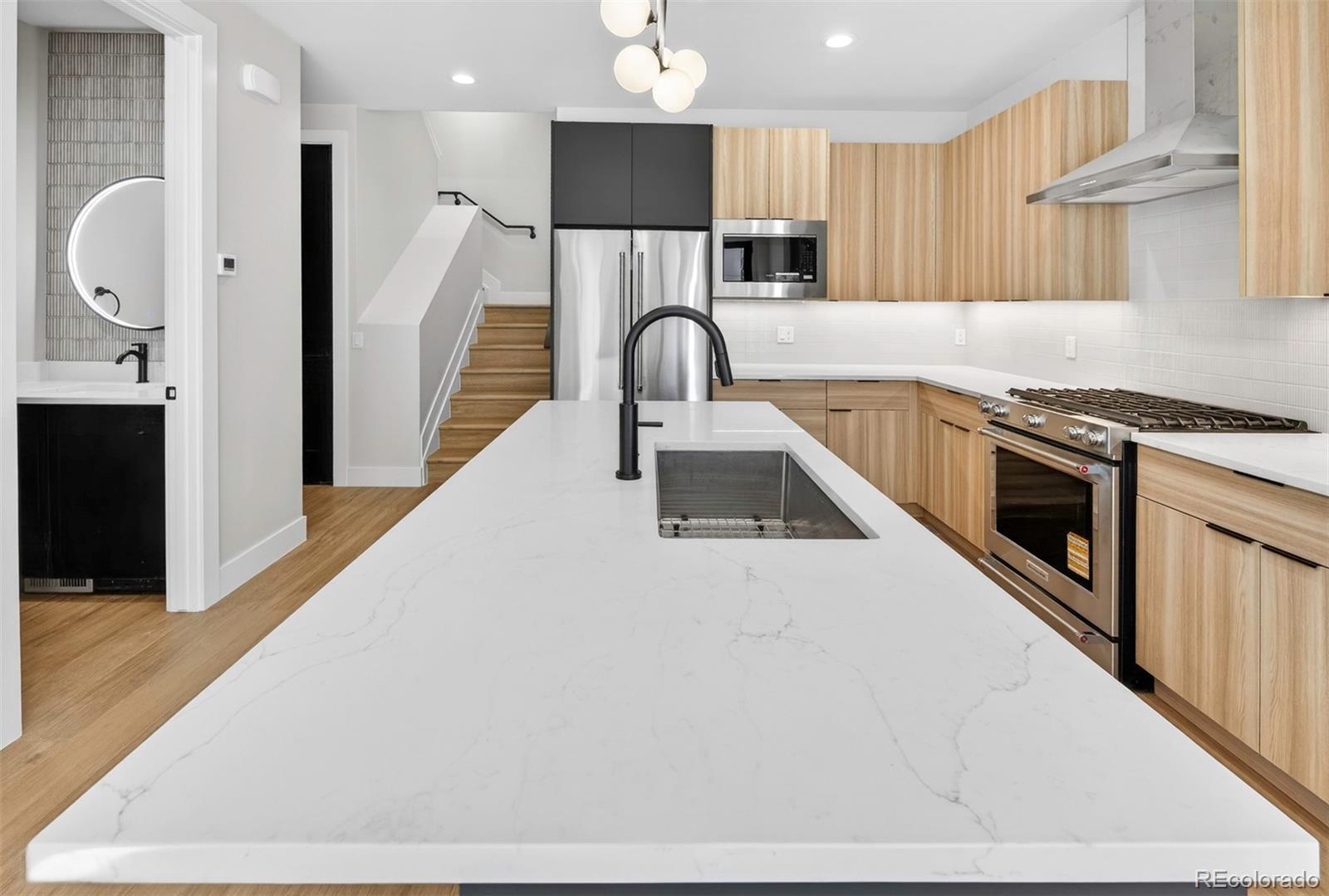 MLS Image #8 for 826 n cherry street,denver, Colorado