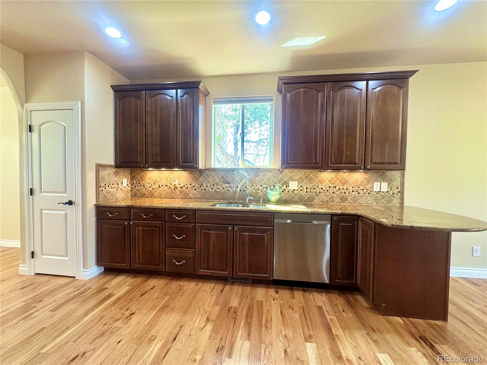 MLS Image #8 for 1271 s ammons street,lakewood, Colorado