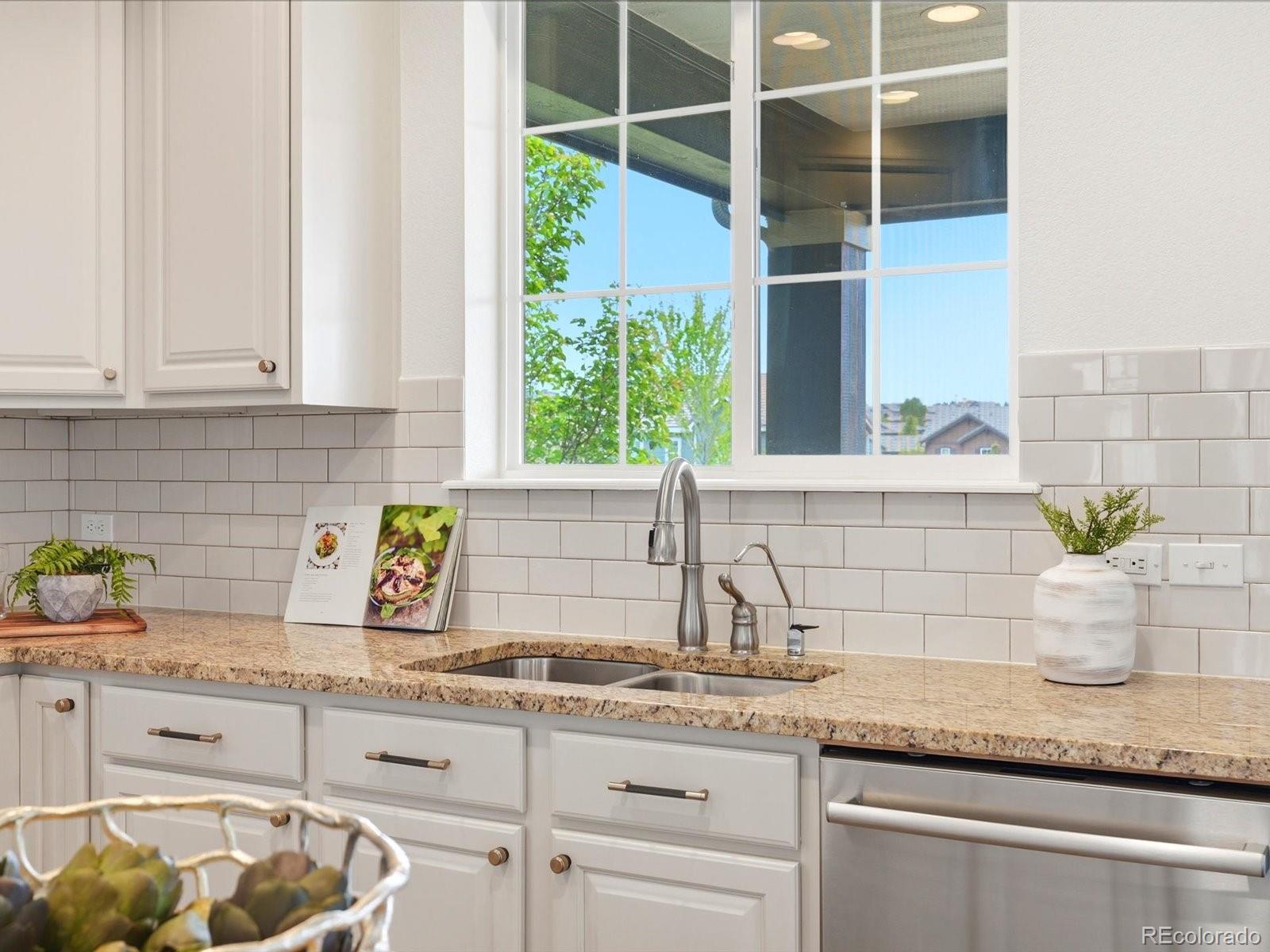 MLS Image #15 for 690  tiger lily way,highlands ranch, Colorado