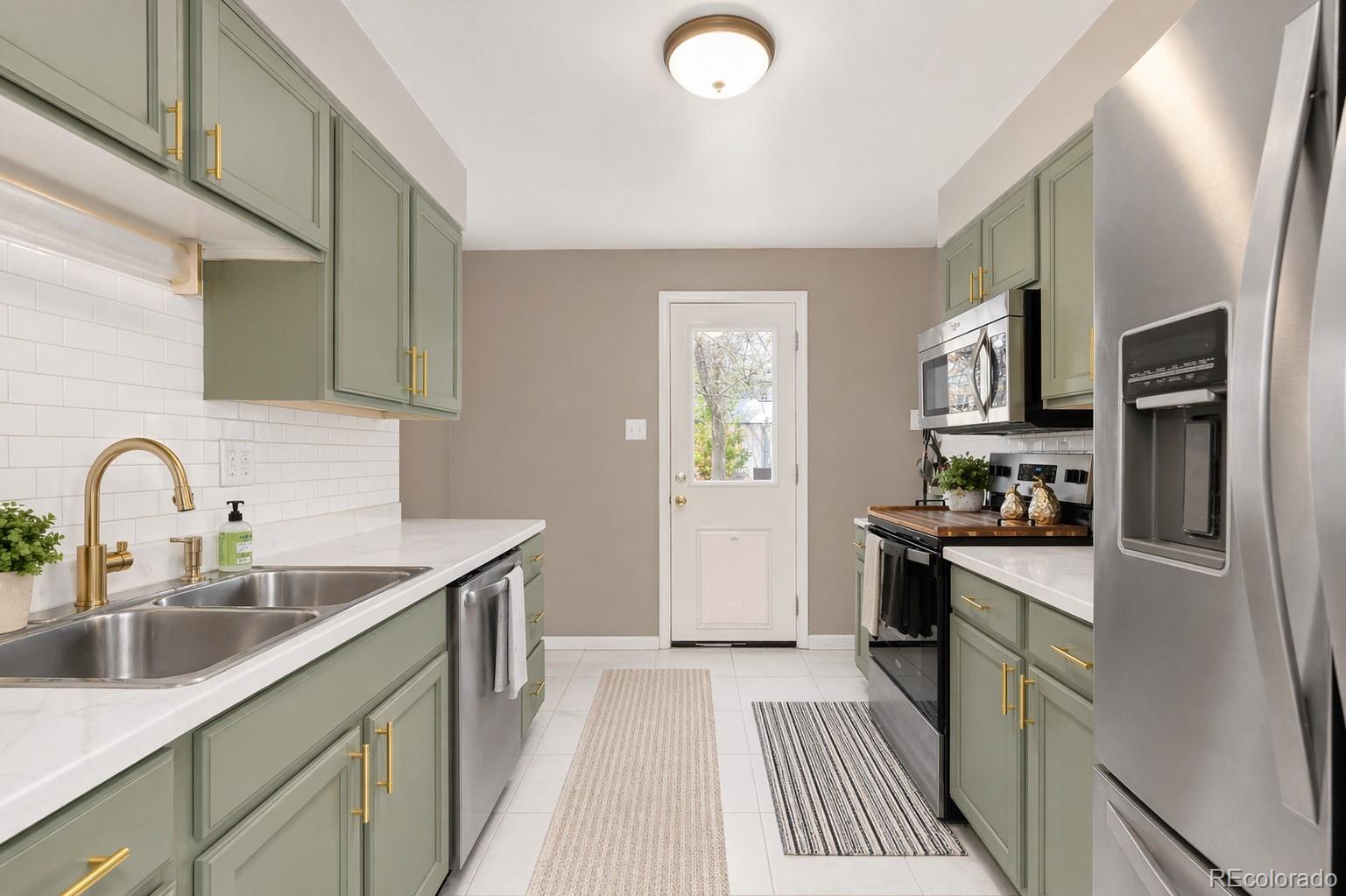 MLS Image #11 for 6993 w hinsdale drive,littleton, Colorado