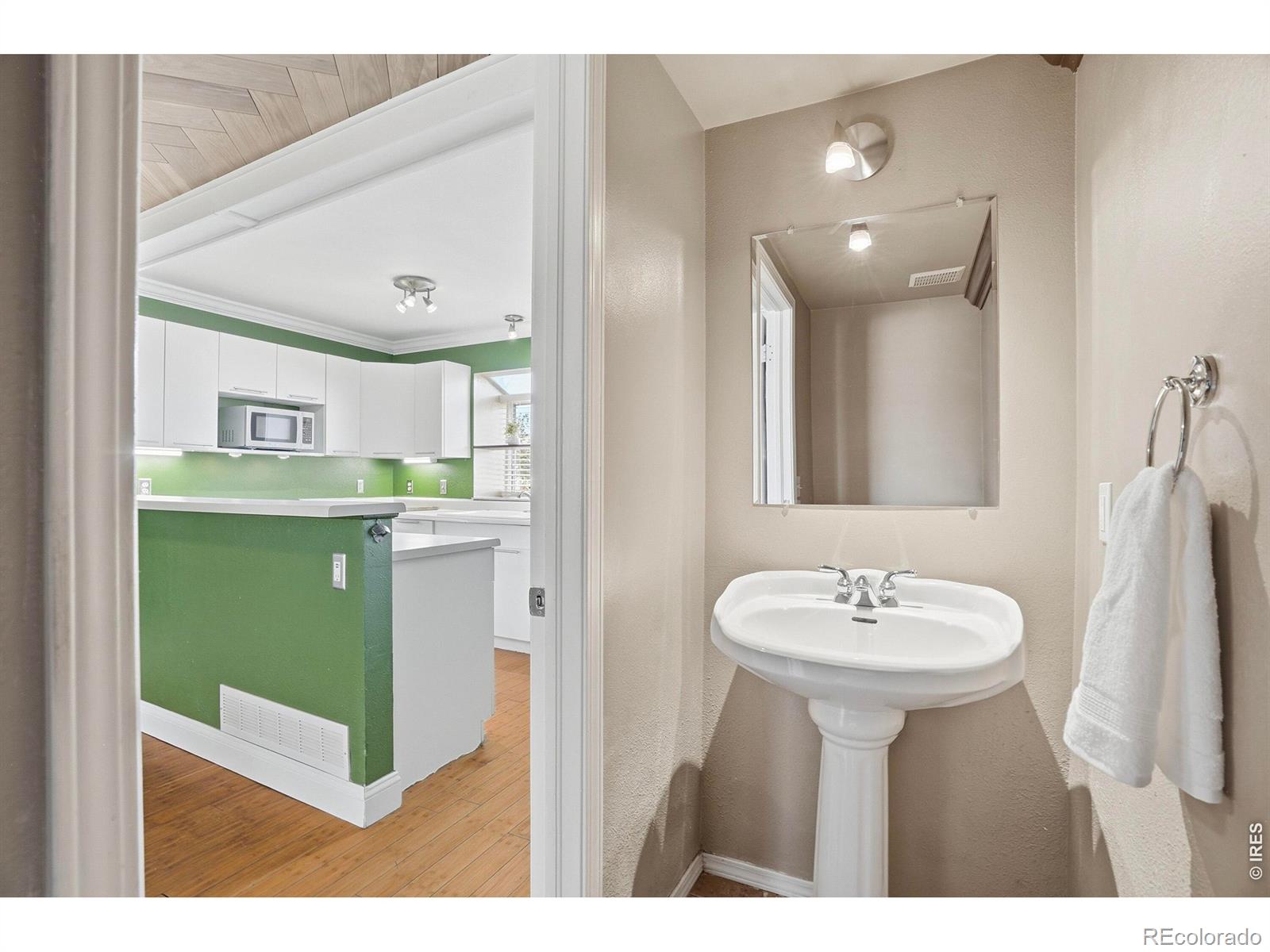 MLS Image #10 for 9624 w chatfield avenue e,littleton, Colorado