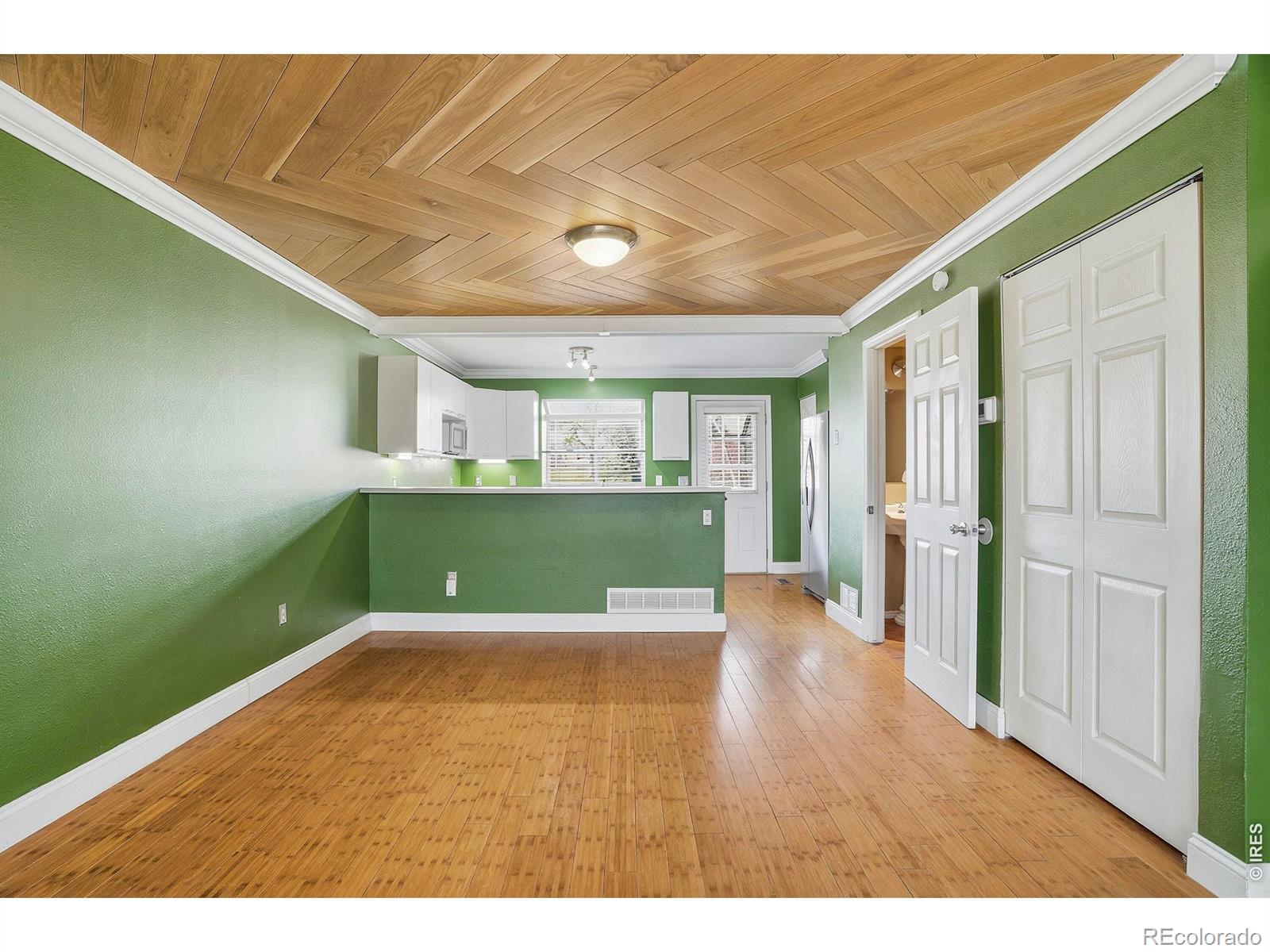 MLS Image #5 for 9624 w chatfield avenue e,littleton, Colorado