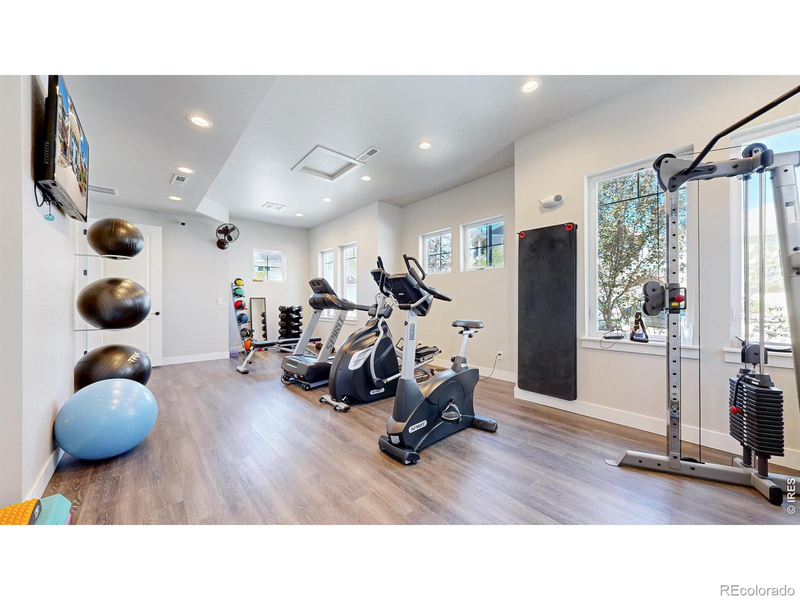MLS Image #28 for 4672  hahns peak drive,loveland, Colorado