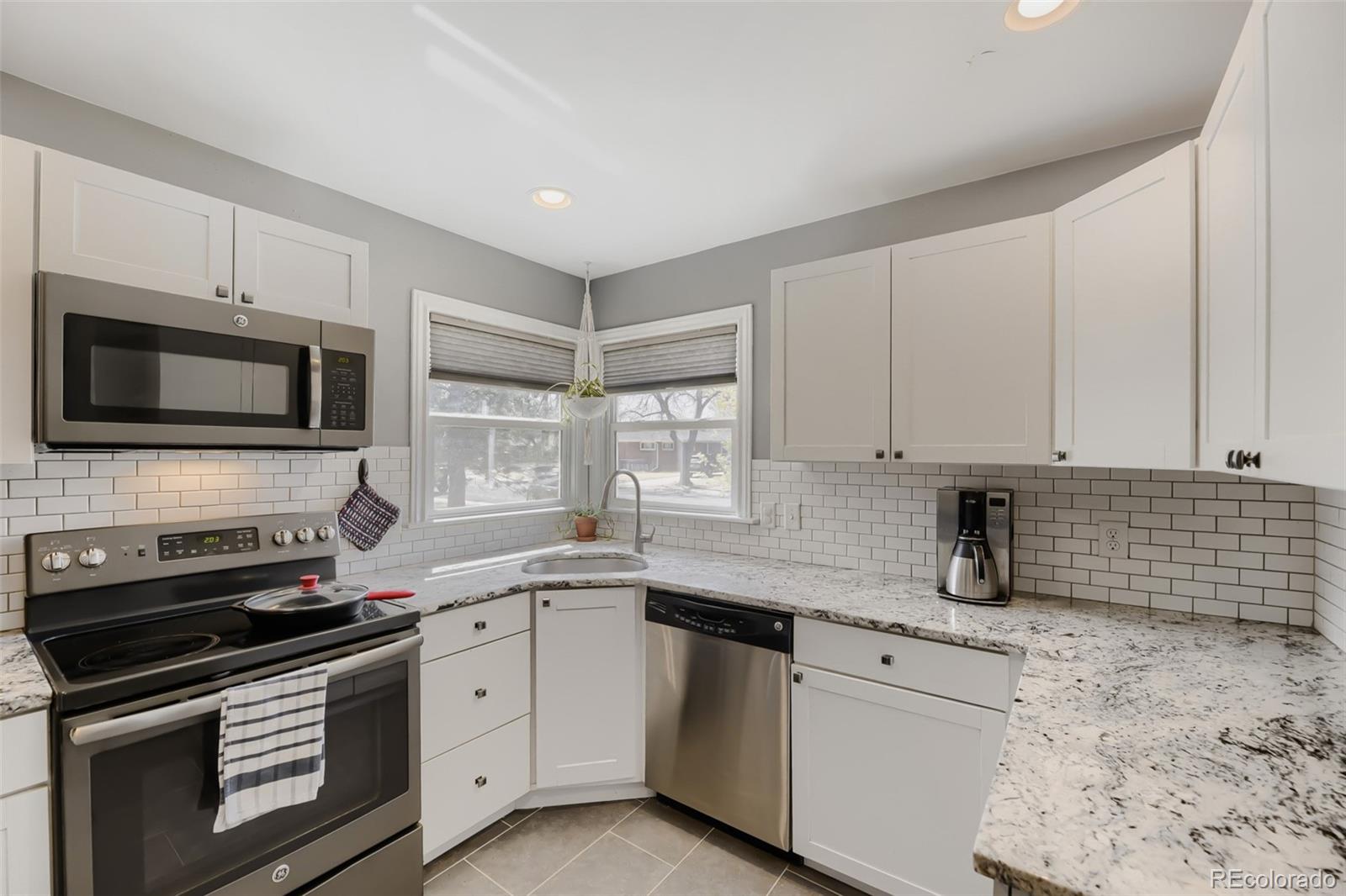 MLS Image #2 for 2216  lima street,aurora, Colorado