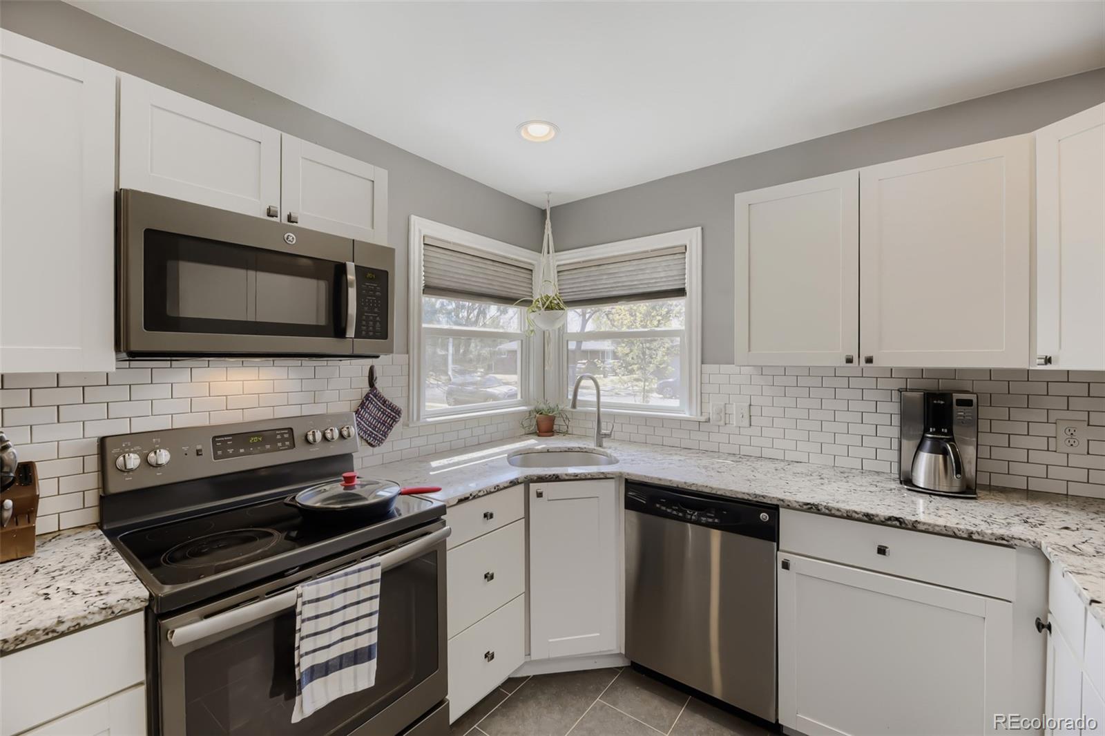 MLS Image #3 for 2216  lima street,aurora, Colorado