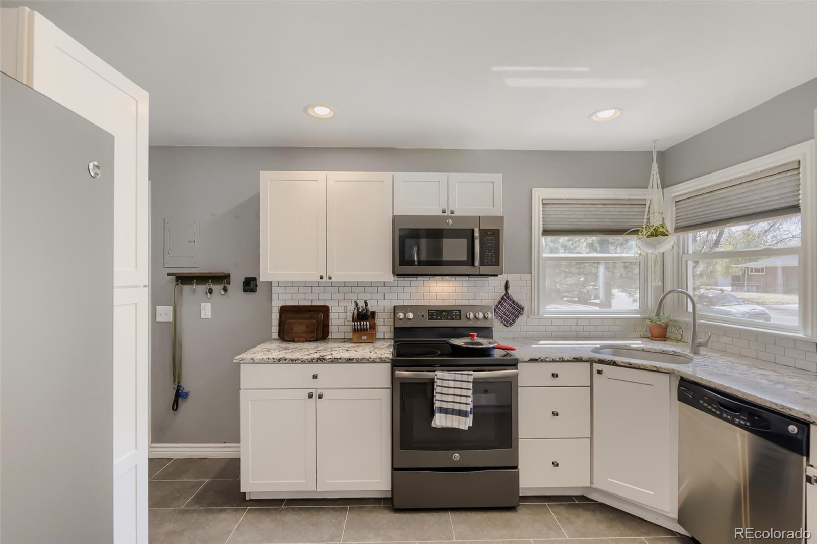 MLS Image #5 for 2216  lima street,aurora, Colorado