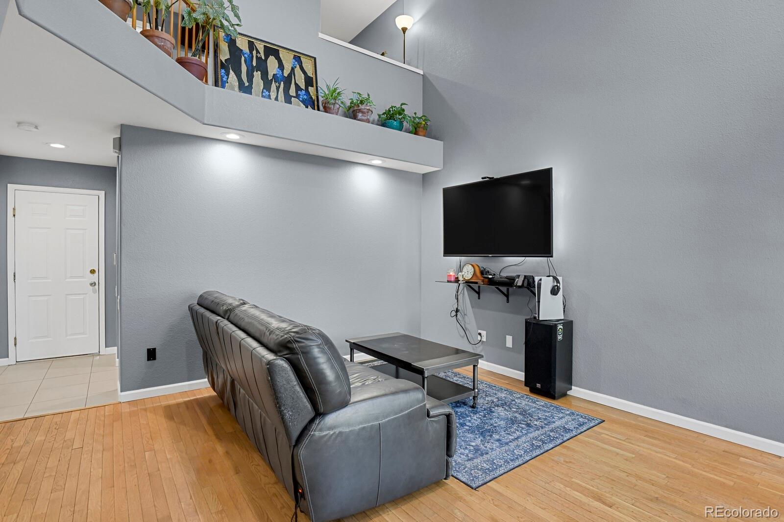 MLS Image #4 for 858 s granby circle,aurora, Colorado