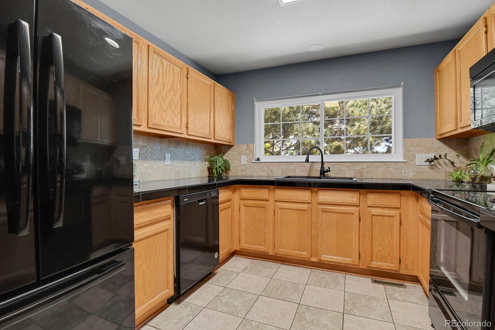 MLS Image #9 for 858 s granby circle,aurora, Colorado