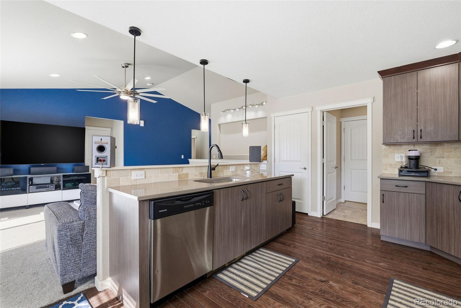 MLS Image #10 for 420  pioneer lane,johnstown, Colorado