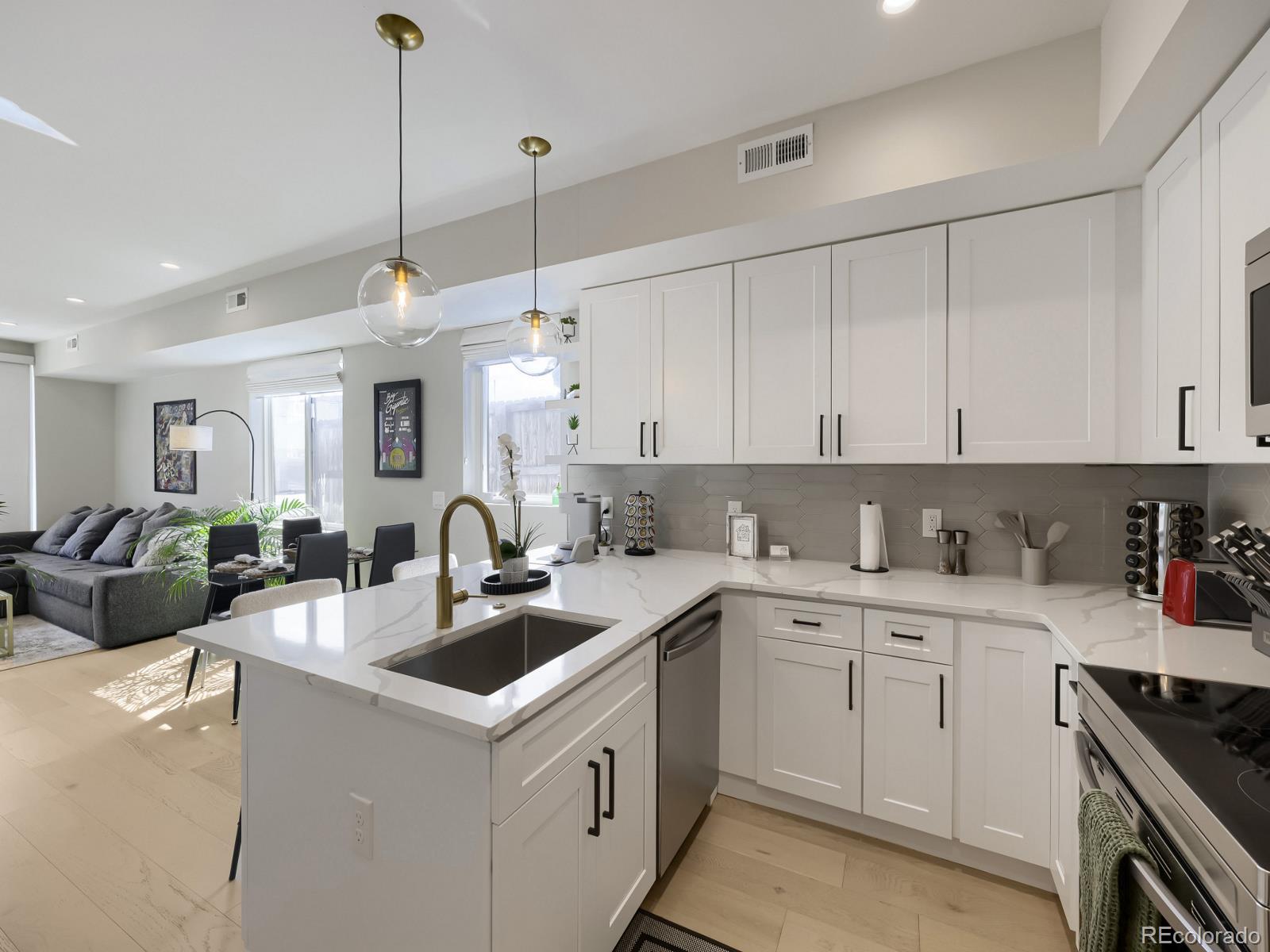 MLS Image #9 for 1923 w elk place,denver, Colorado
