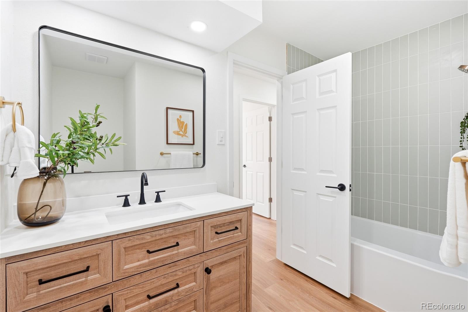 MLS Image #19 for 3057 s rosemary street,denver, Colorado