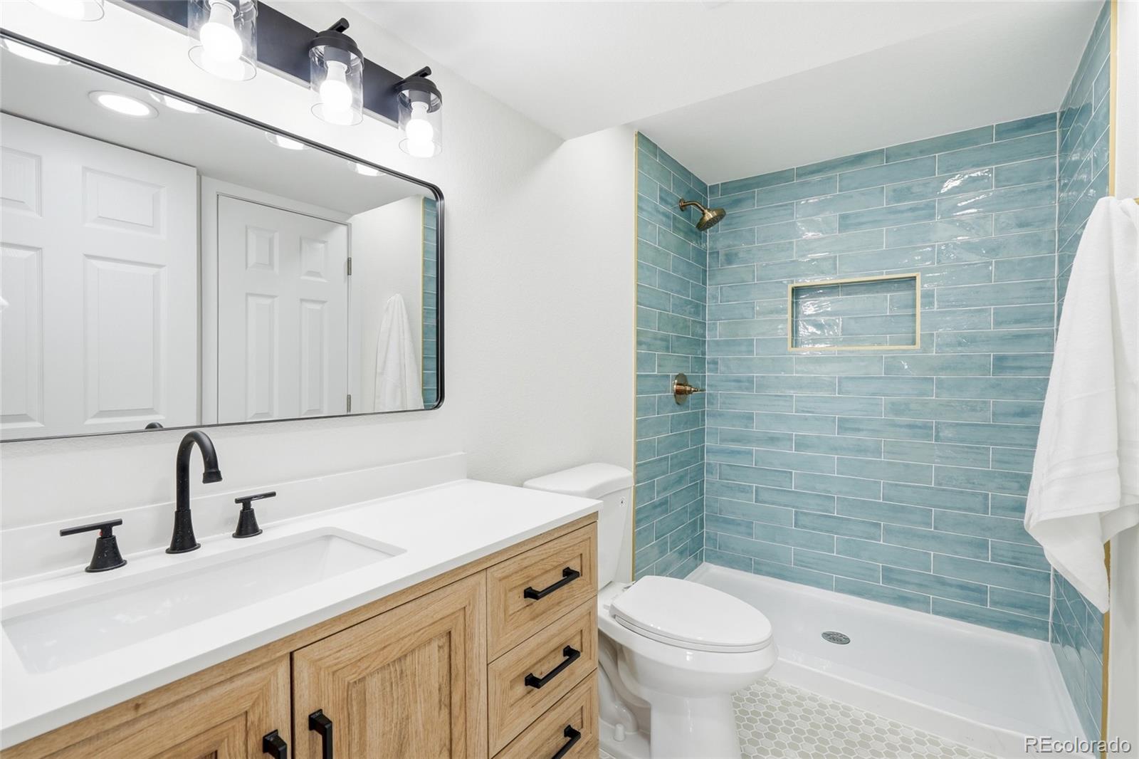 MLS Image #22 for 3057 s rosemary street,denver, Colorado