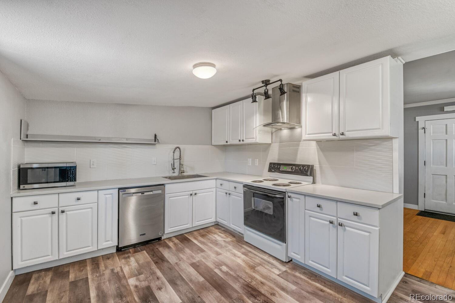 MLS Image #11 for 4218 s cherokee street,englewood, Colorado