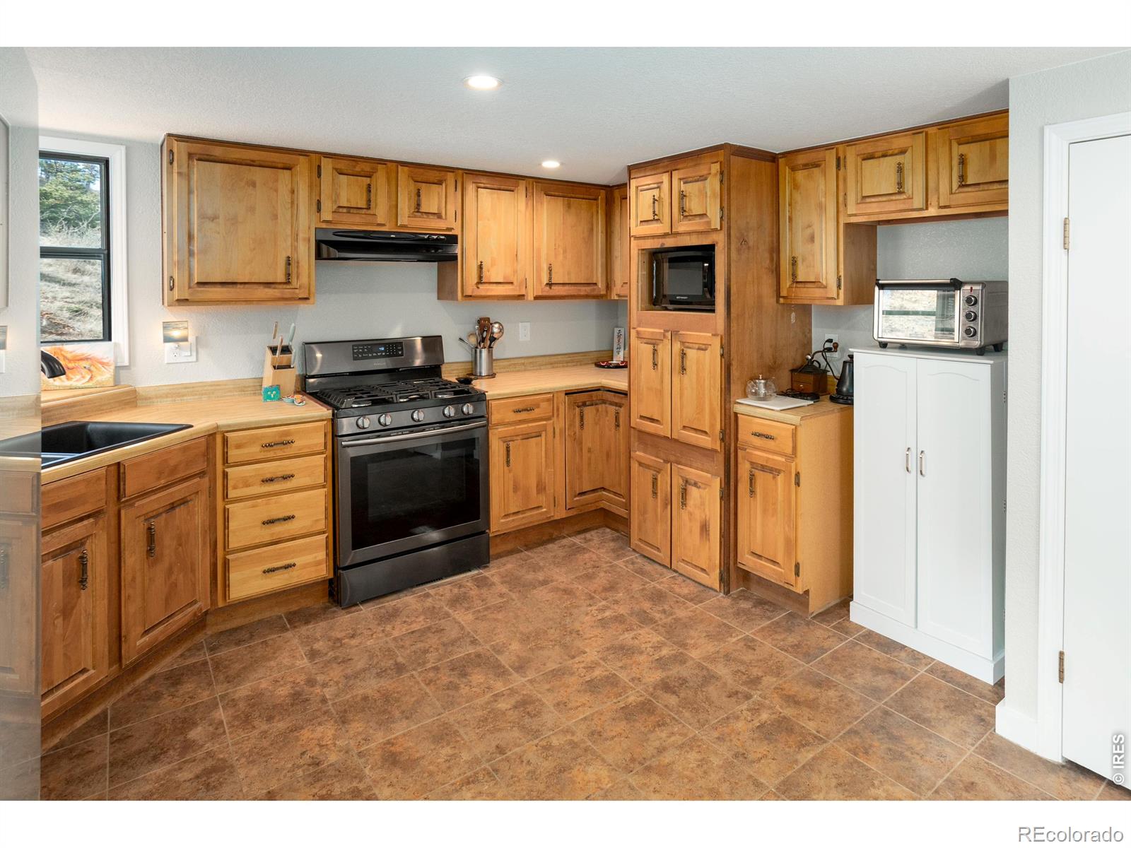 MLS Image #16 for 656  jasper drive,lyons, Colorado