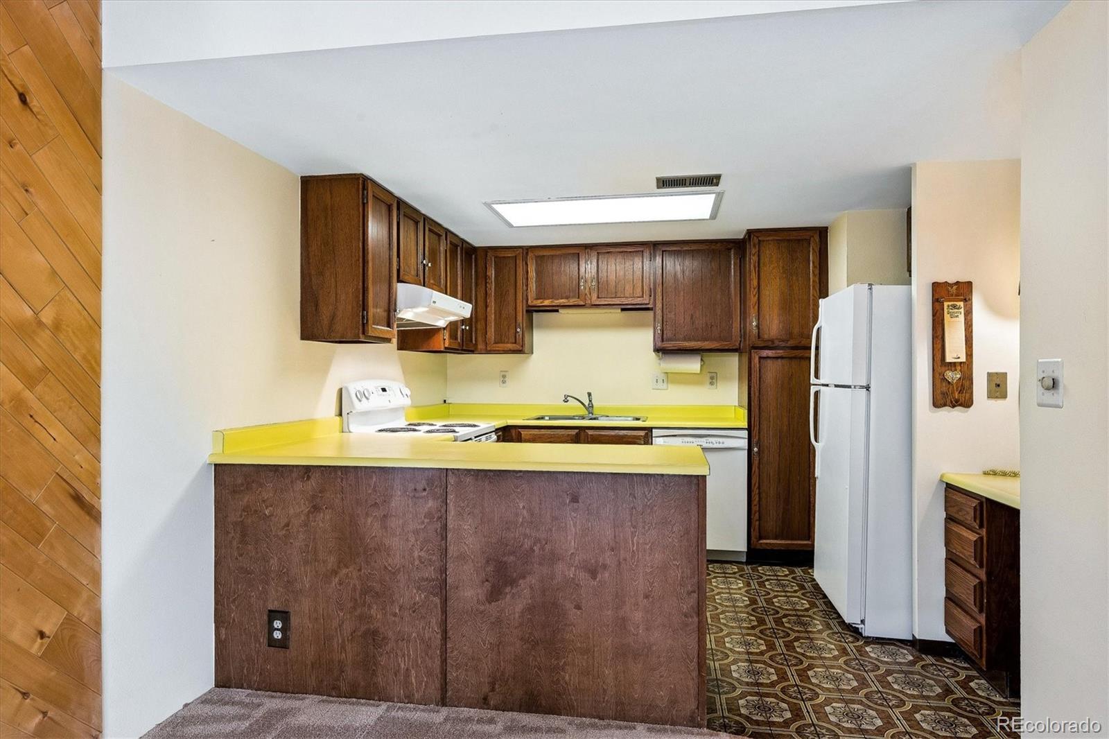 MLS Image #7 for 6685 e arizona avenue,denver, Colorado