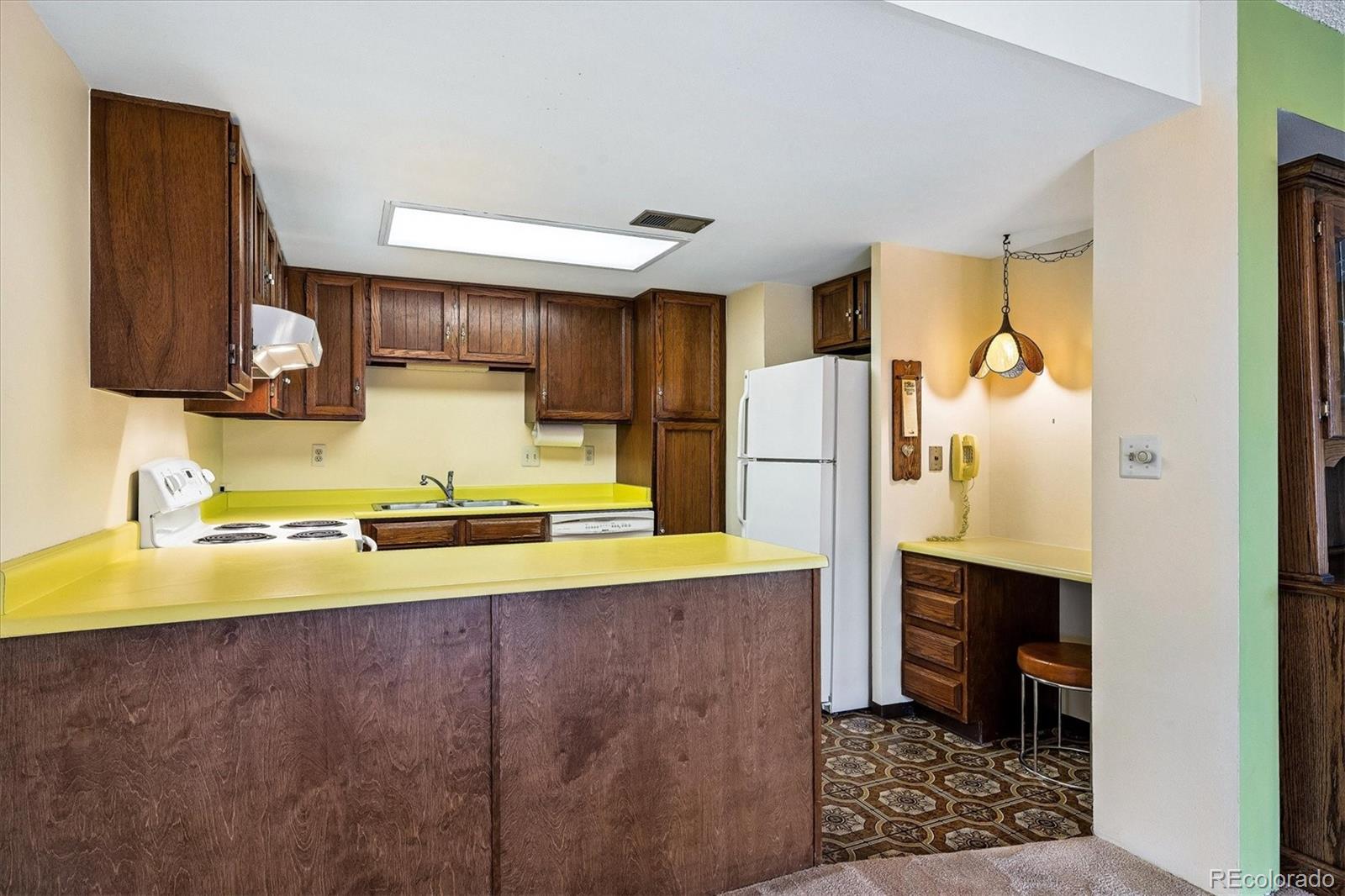MLS Image #8 for 6685 e arizona avenue,denver, Colorado