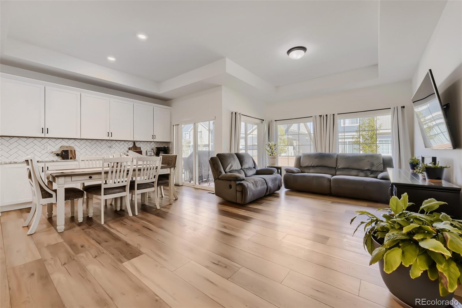 MLS Image #10 for 10928  memphis court,commerce city, Colorado