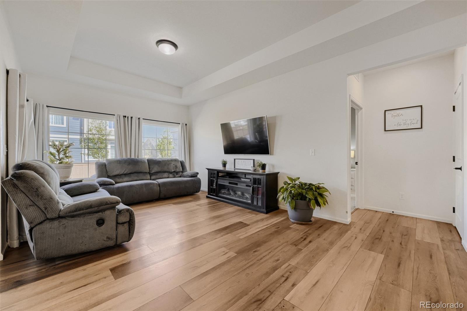 MLS Image #4 for 10928  memphis court,commerce city, Colorado