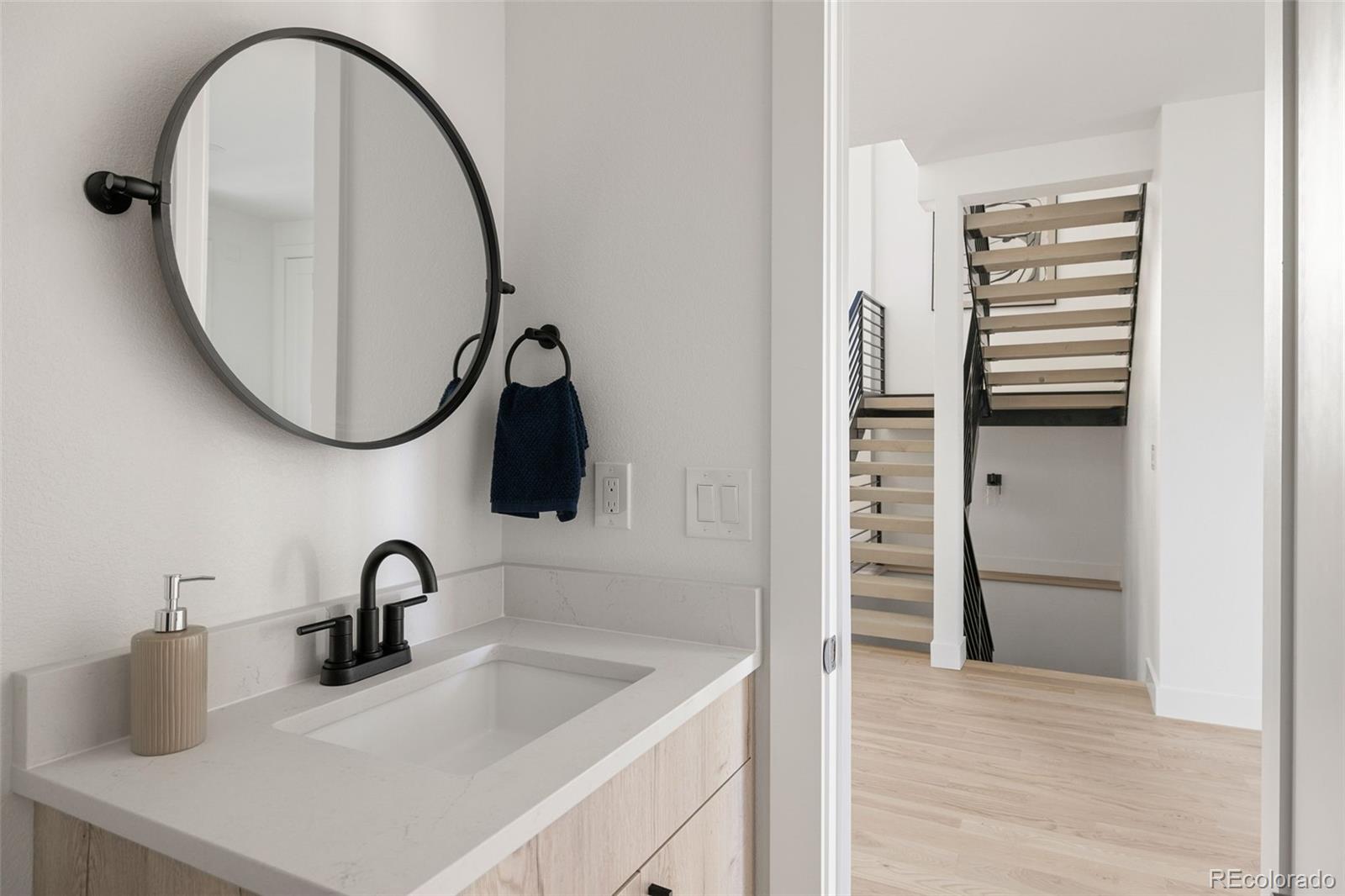 MLS Image #17 for 4547 s clarkson street,englewood, Colorado