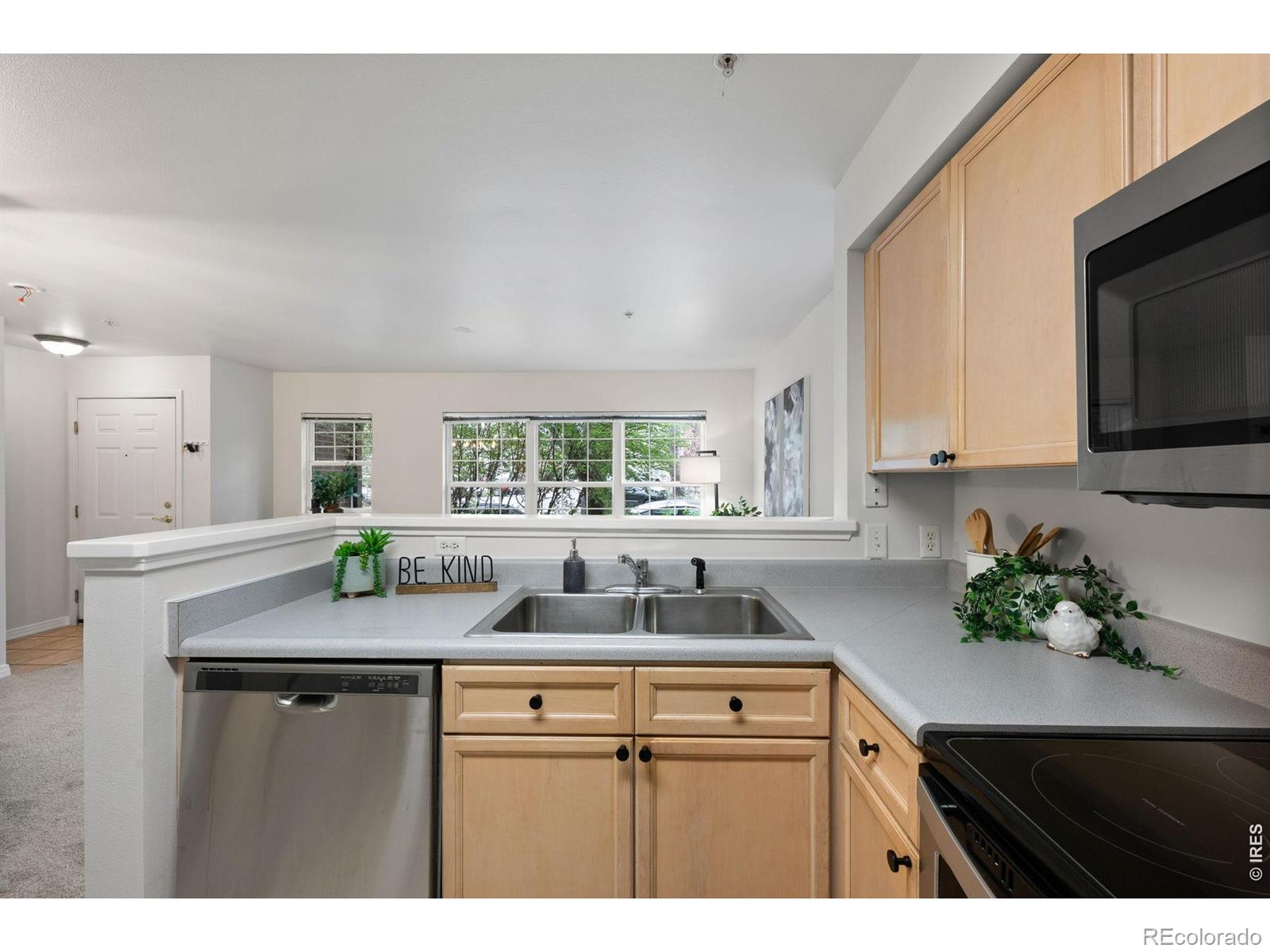 MLS Image #8 for 1641 n washington street a,denver, Colorado