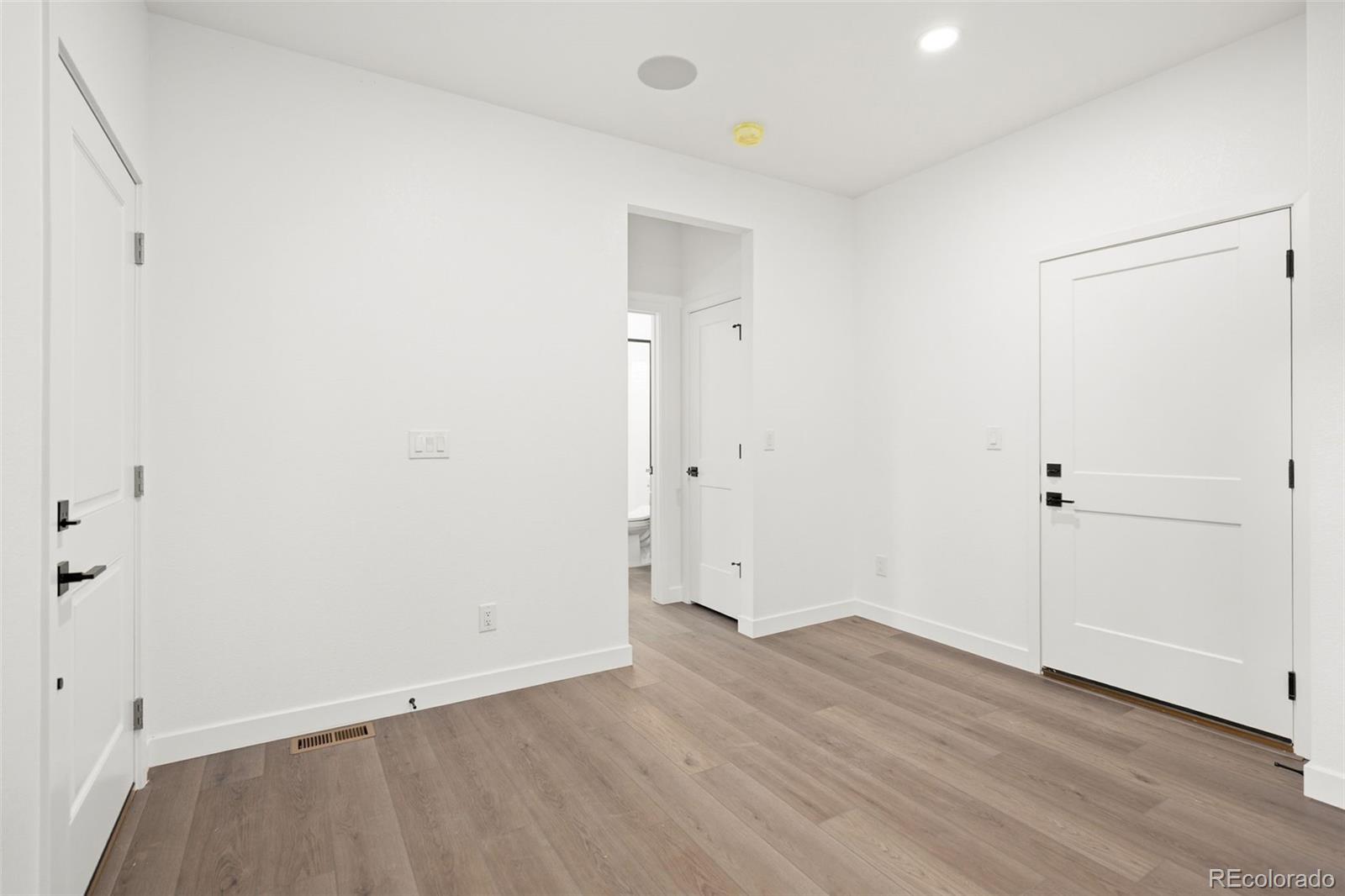 MLS Image #11 for 360 w stanford avenue,englewood, Colorado