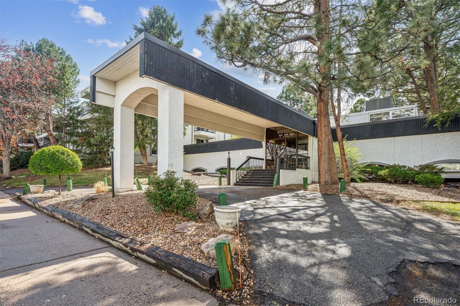 MLS Image #17 for 2375 s linden court,denver, Colorado